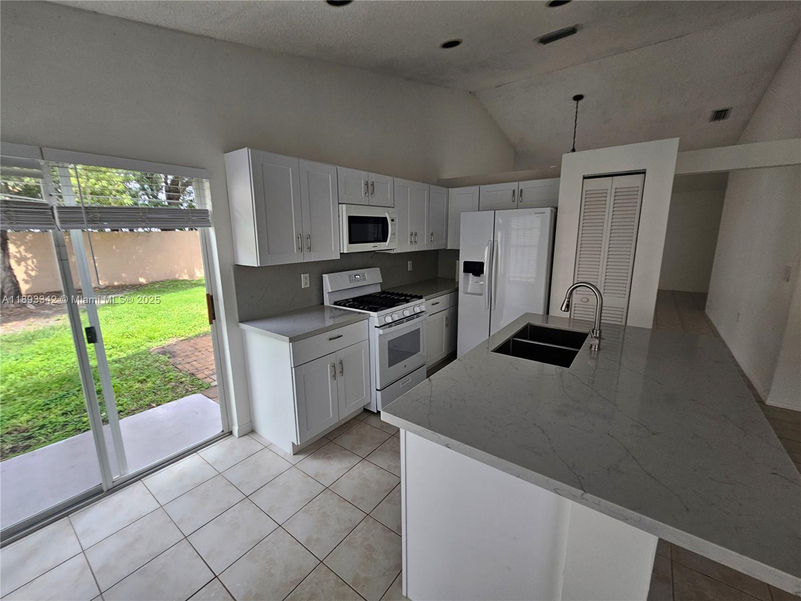 BONAVENTURE - Residential Lease