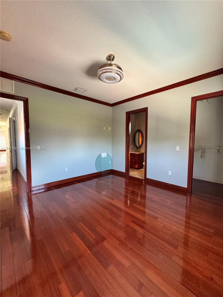 SOUTH SPRINGS HOMES - Residential