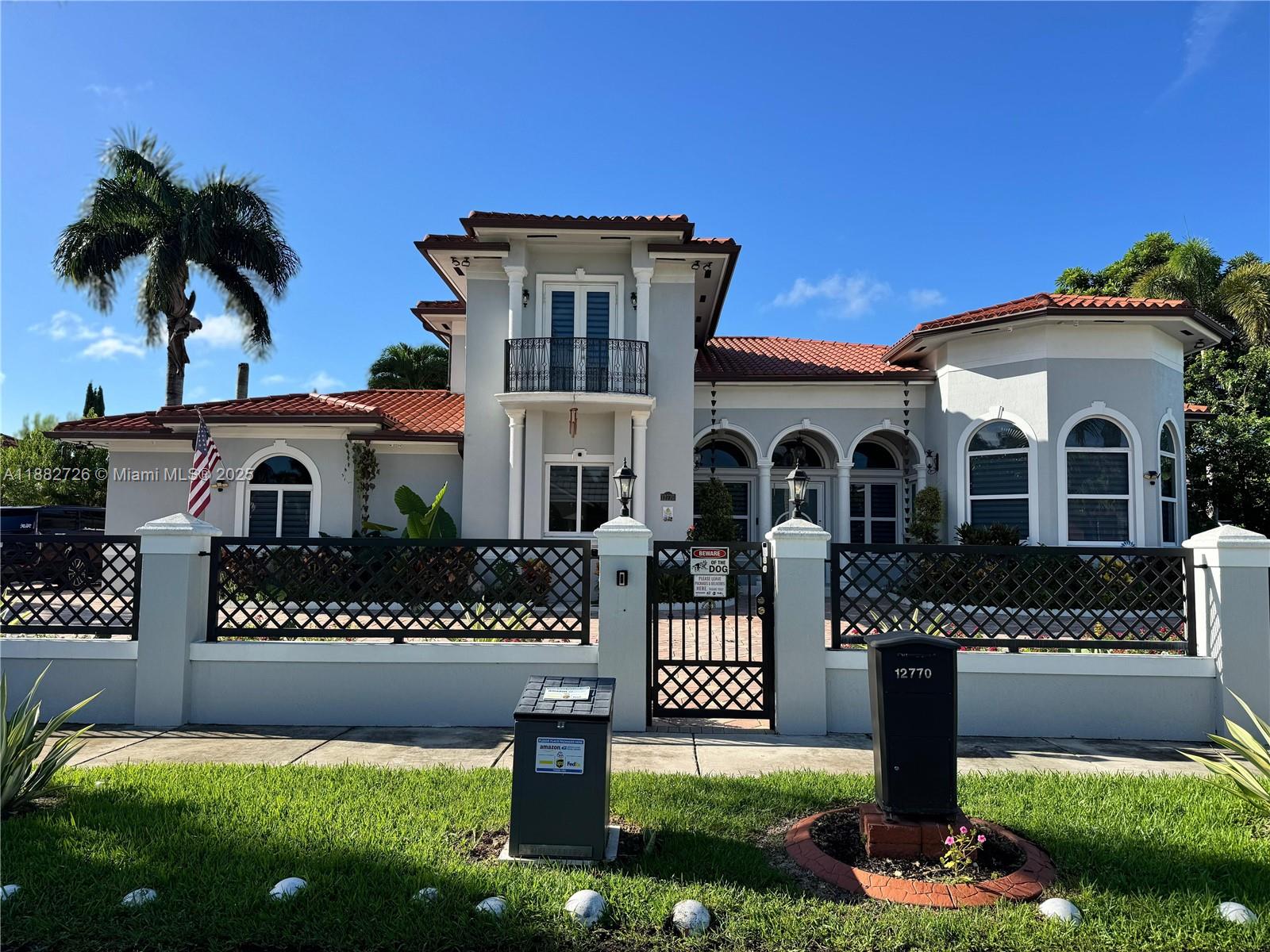 SOUTH SPRINGS HOMES - Residential