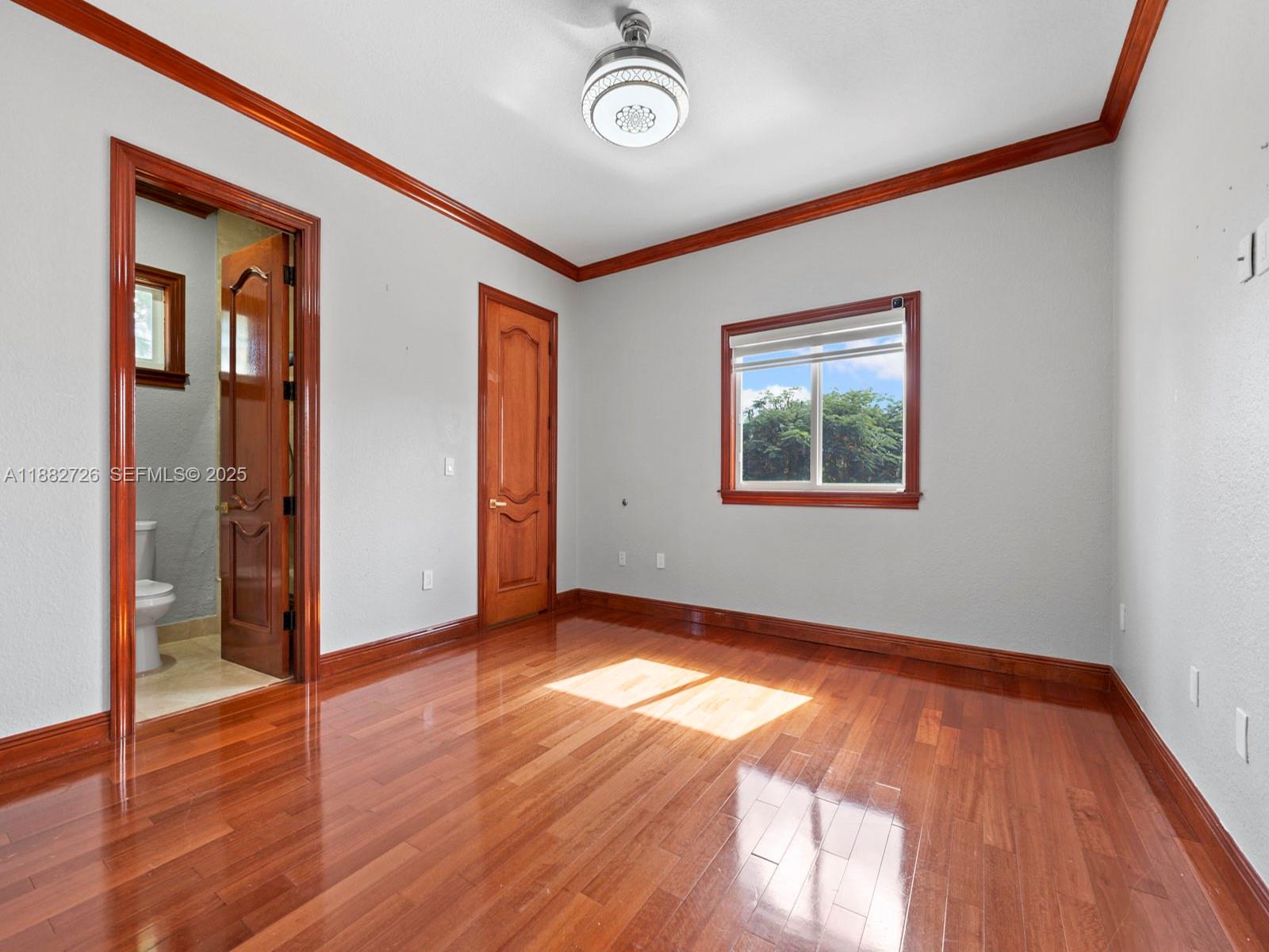 SOUTH SPRINGS HOMES - Residential