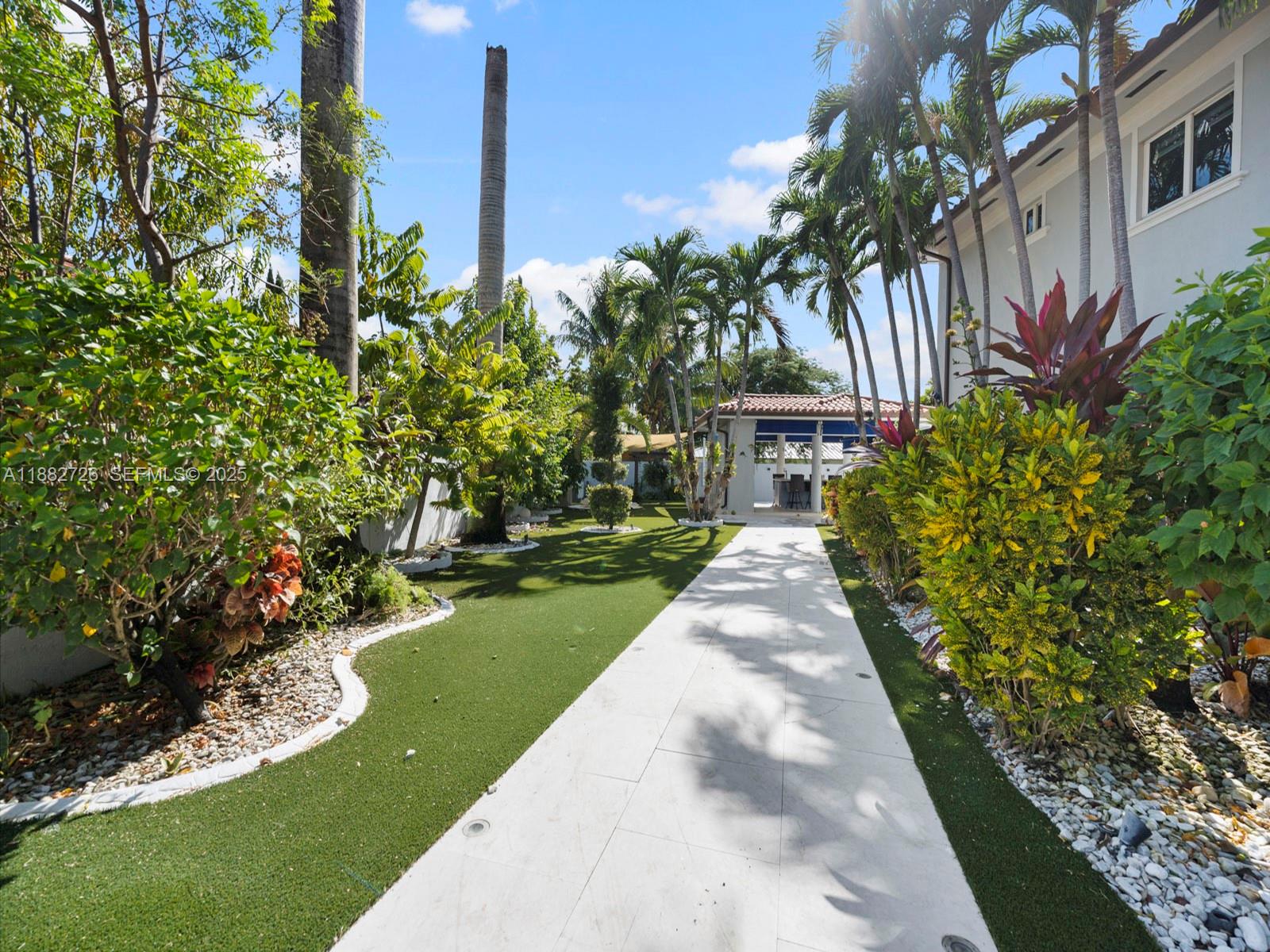 SOUTH SPRINGS HOMES - Residential