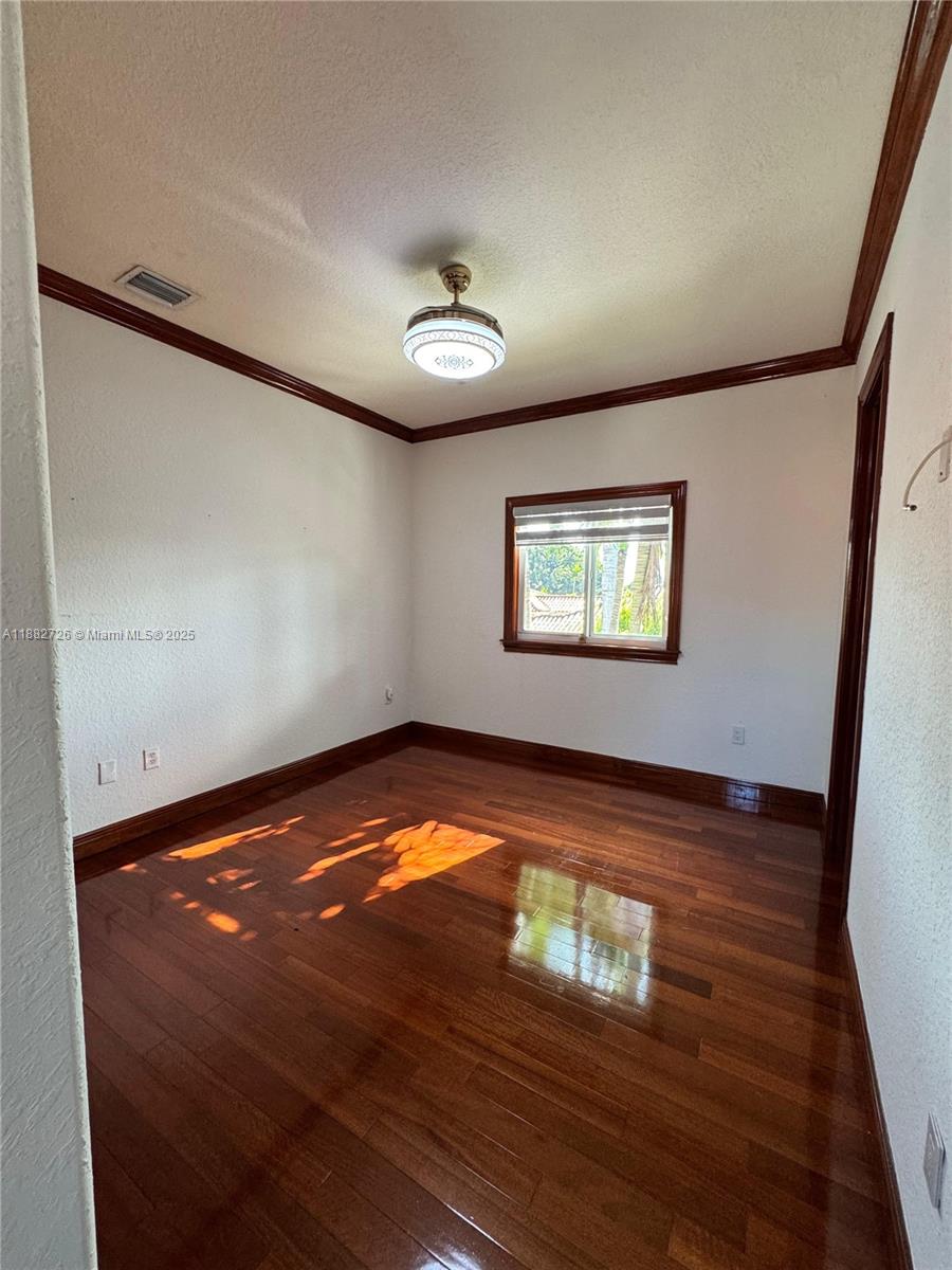 SOUTH SPRINGS HOMES - Residential