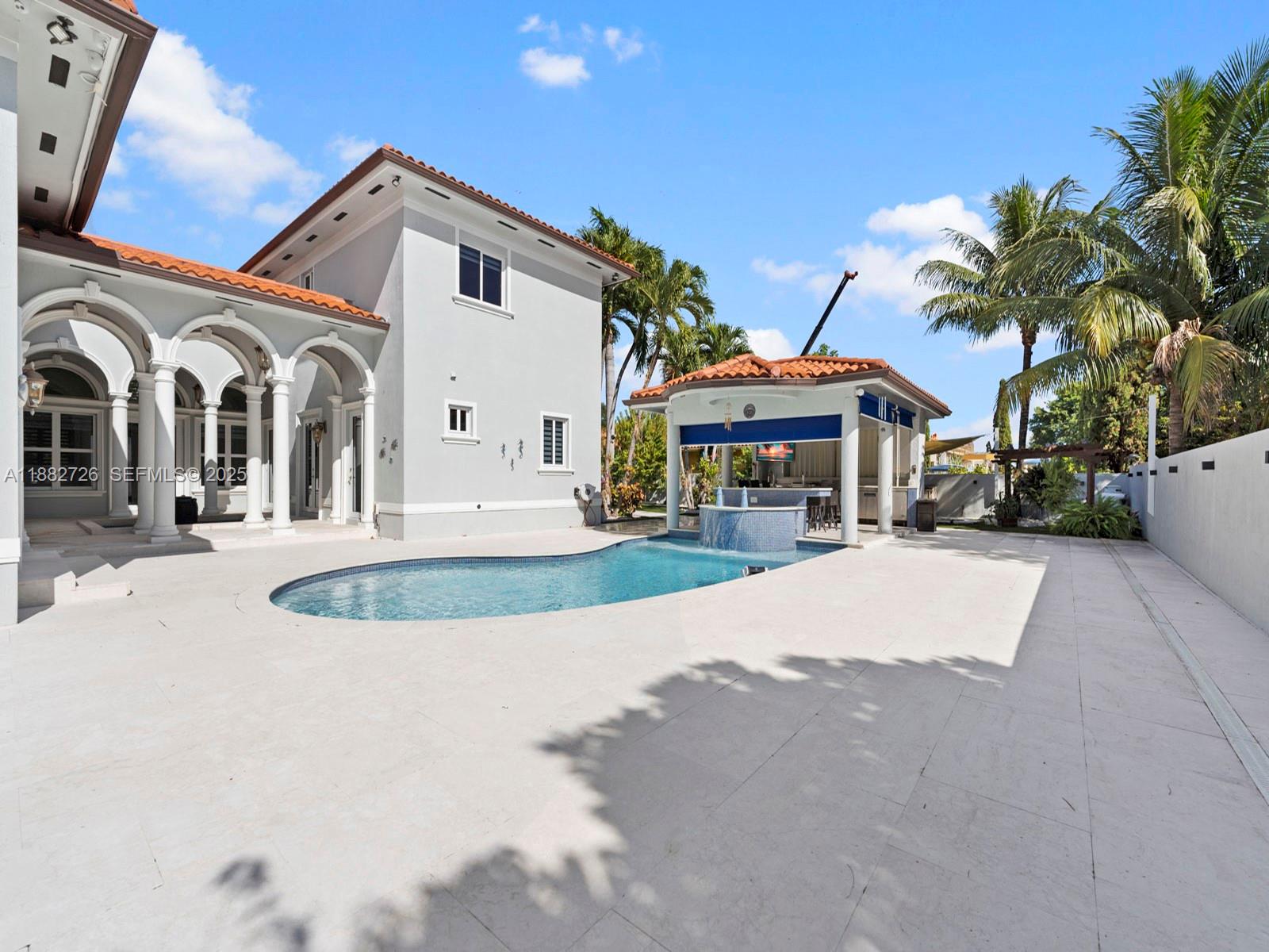 SOUTH SPRINGS HOMES - Residential