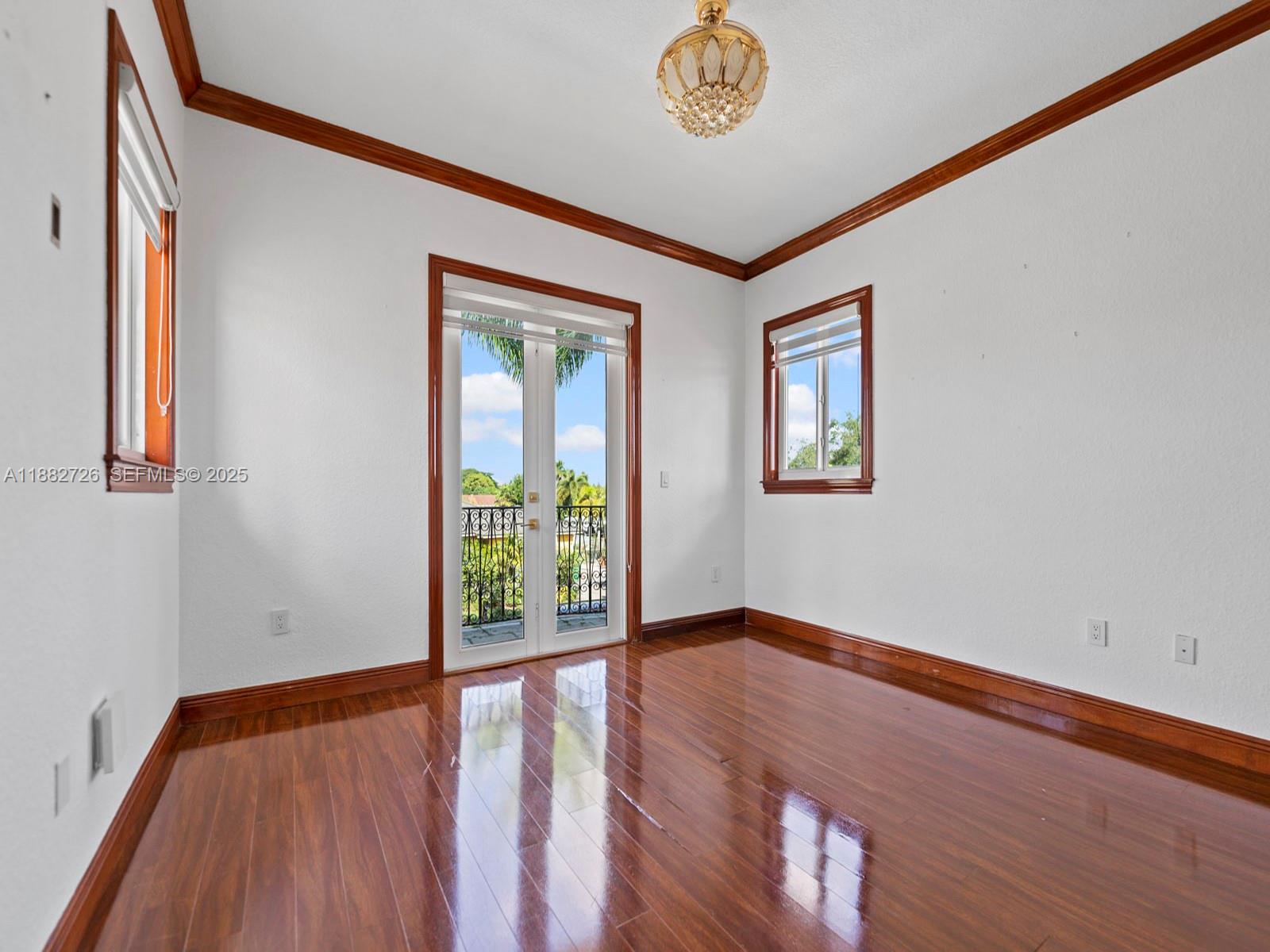 SOUTH SPRINGS HOMES - Residential