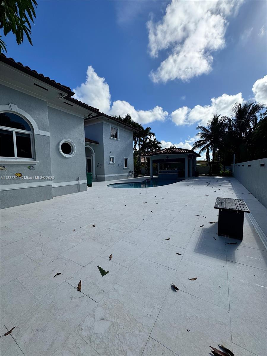 SOUTH SPRINGS HOMES - Residential