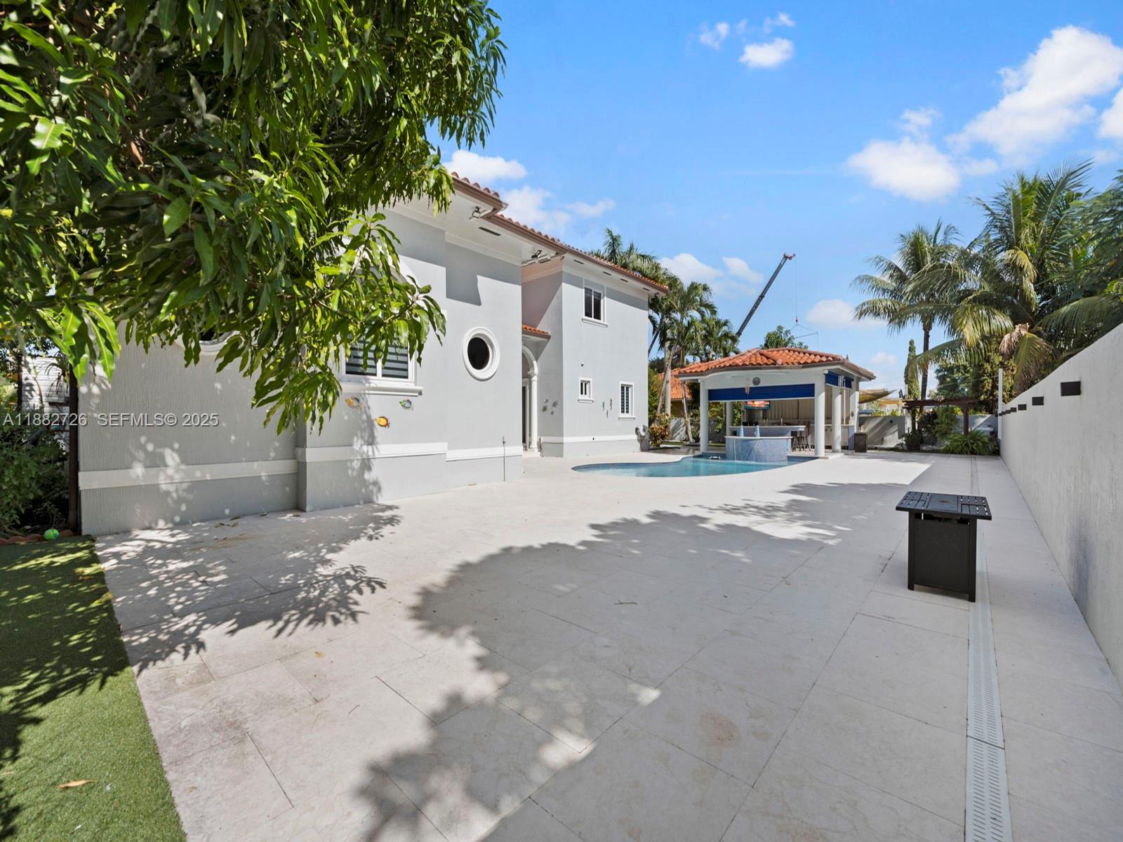 SOUTH SPRINGS HOMES - Residential