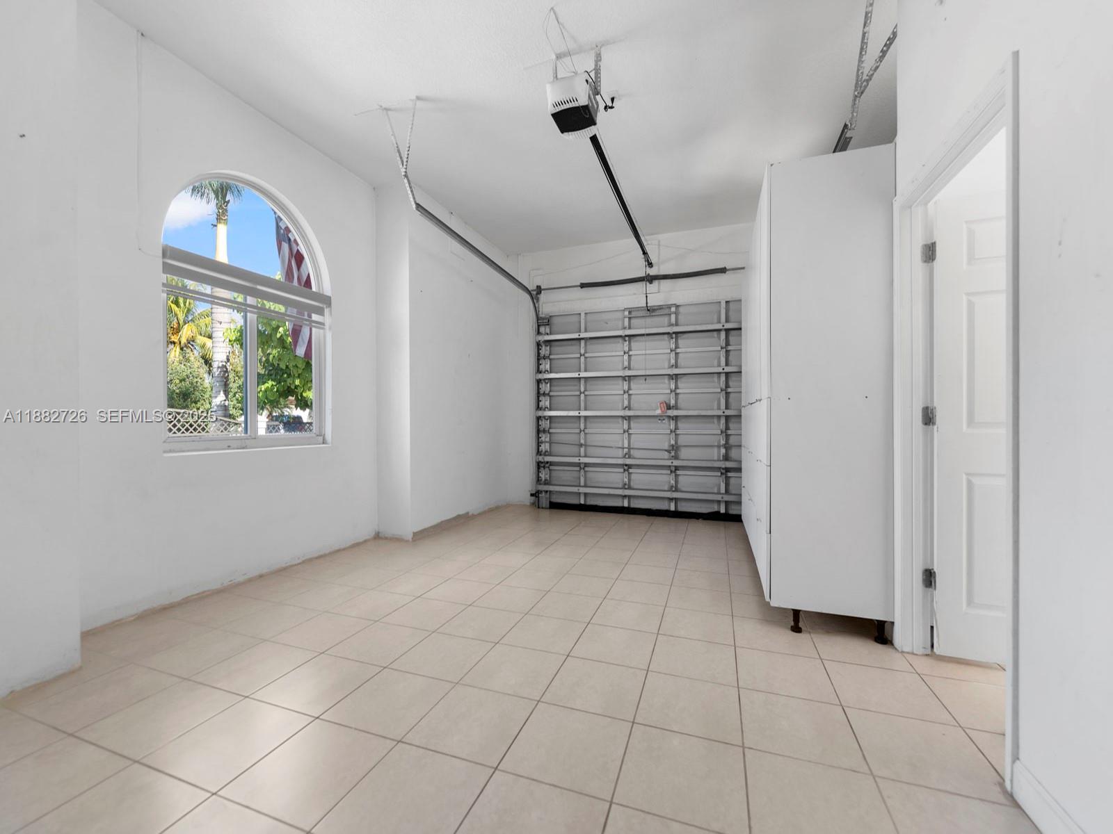 SOUTH SPRINGS HOMES - Residential