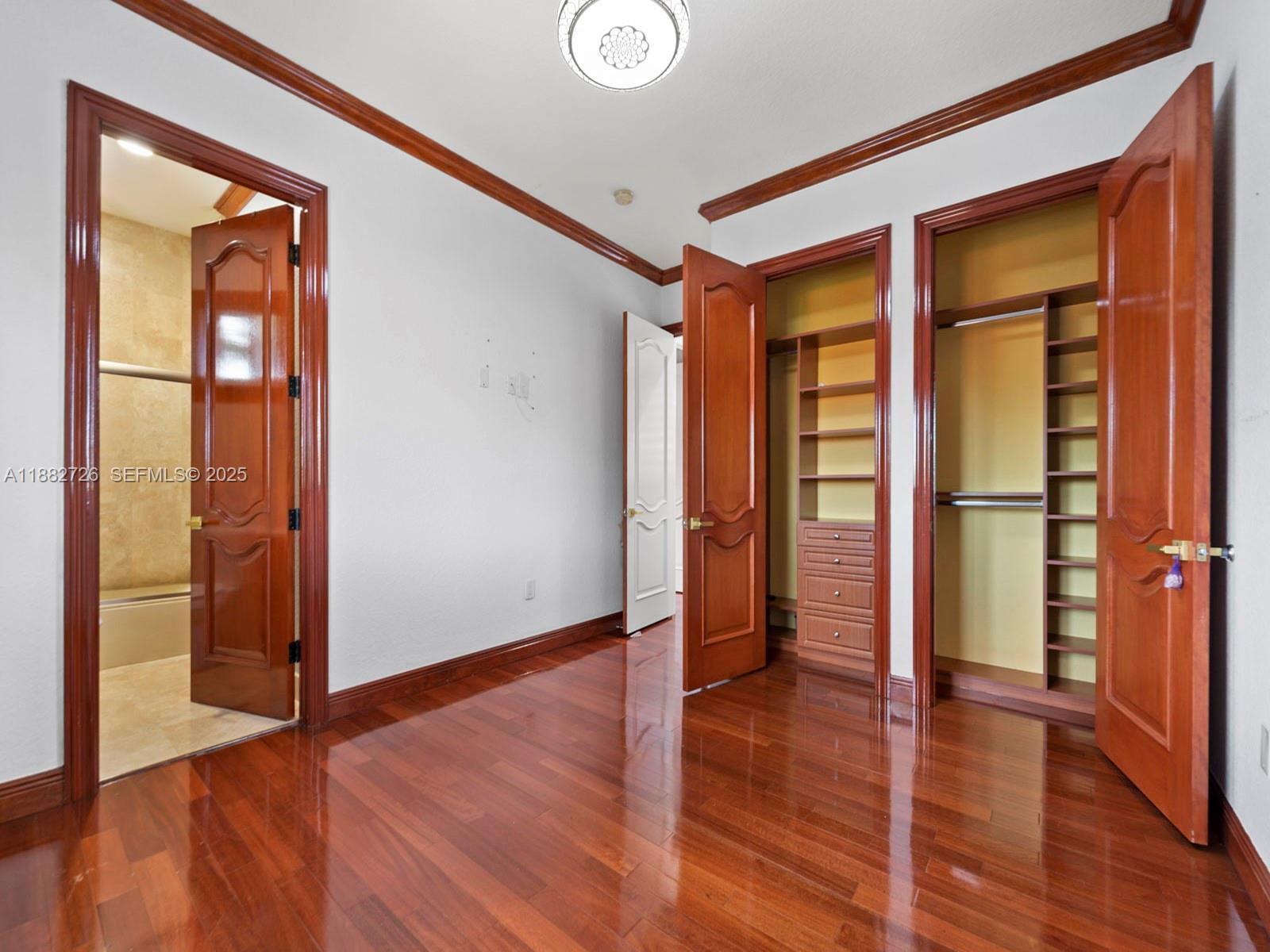 SOUTH SPRINGS HOMES - Residential