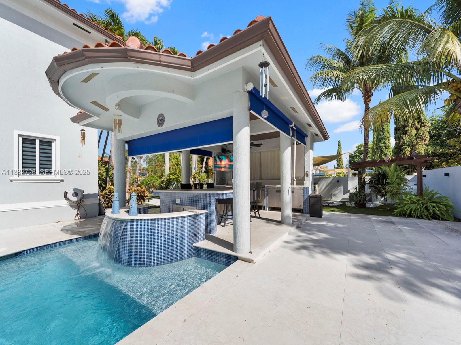 SOUTH SPRINGS HOMES - Residential