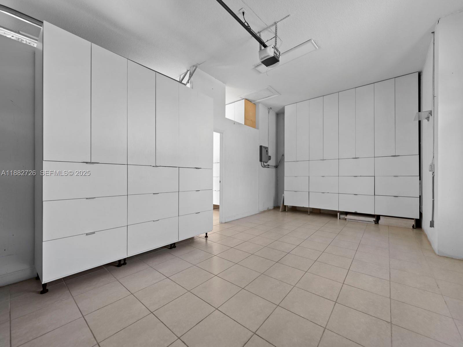 SOUTH SPRINGS HOMES - Residential