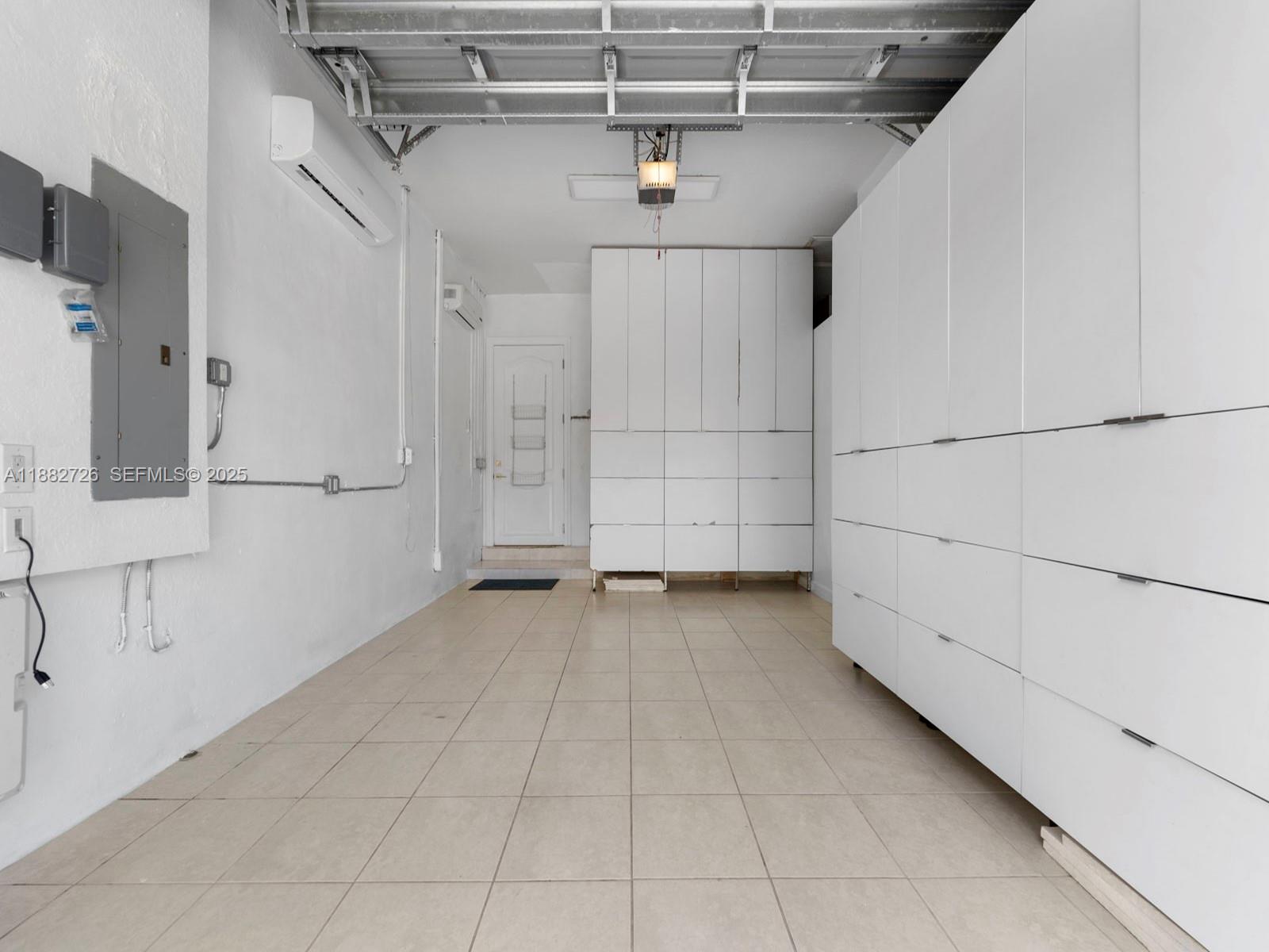 SOUTH SPRINGS HOMES - Residential