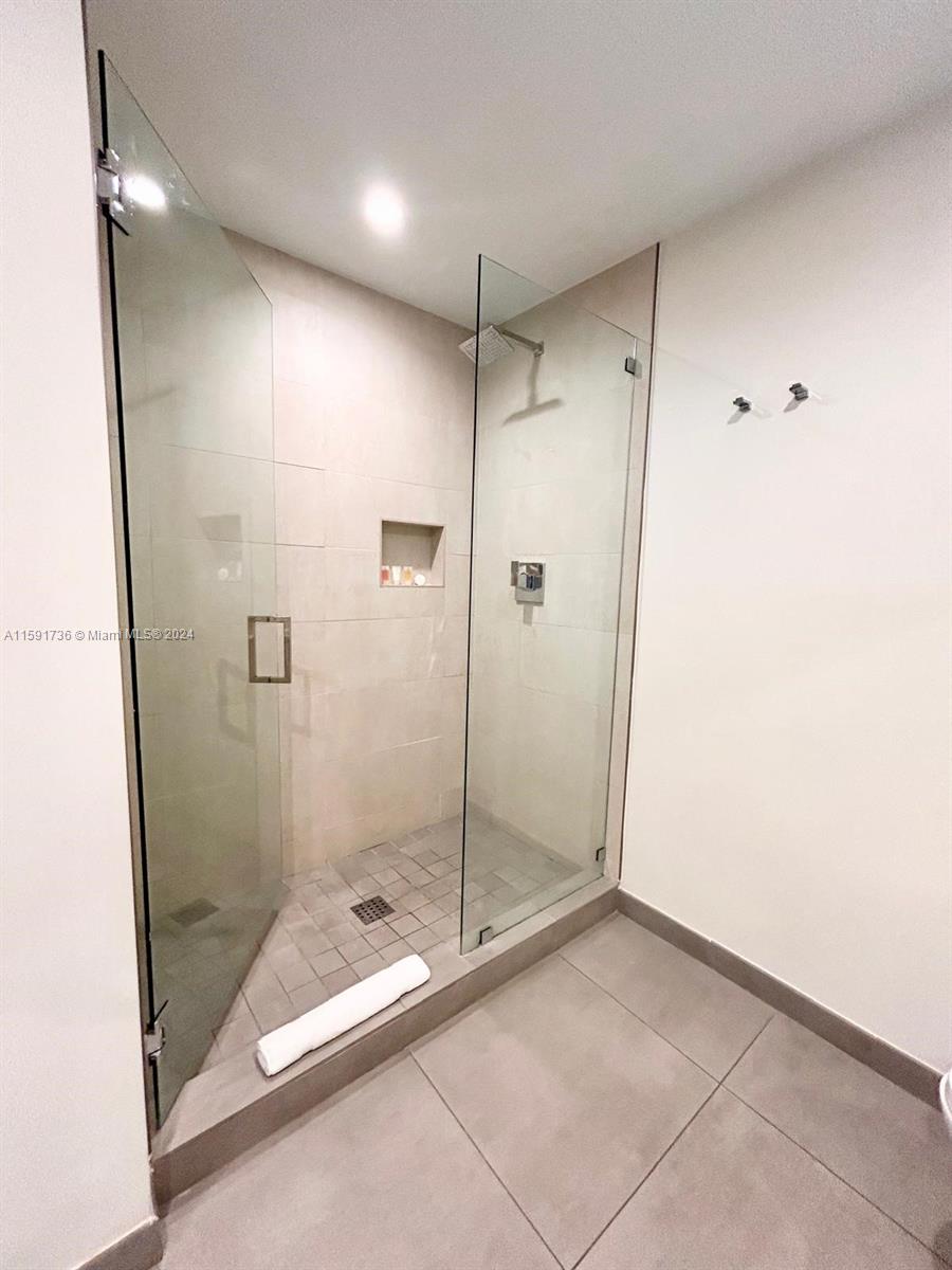 COSTA HOLLYWOOD CONDO - Residential