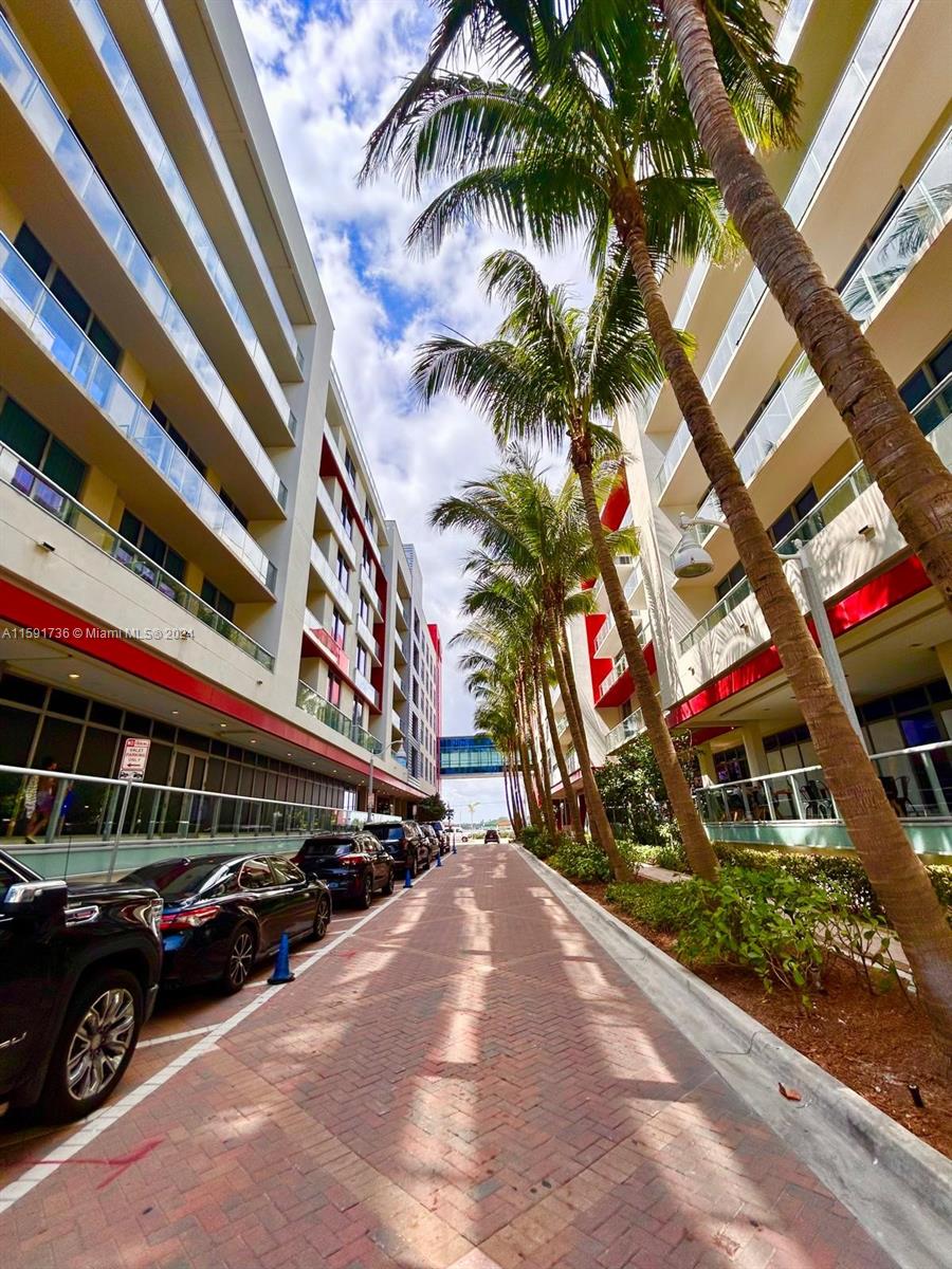 COSTA HOLLYWOOD CONDO - Residential