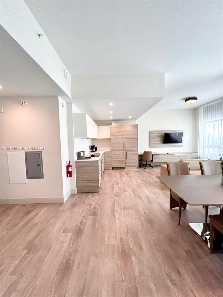 COSTA HOLLYWOOD CONDO - Residential