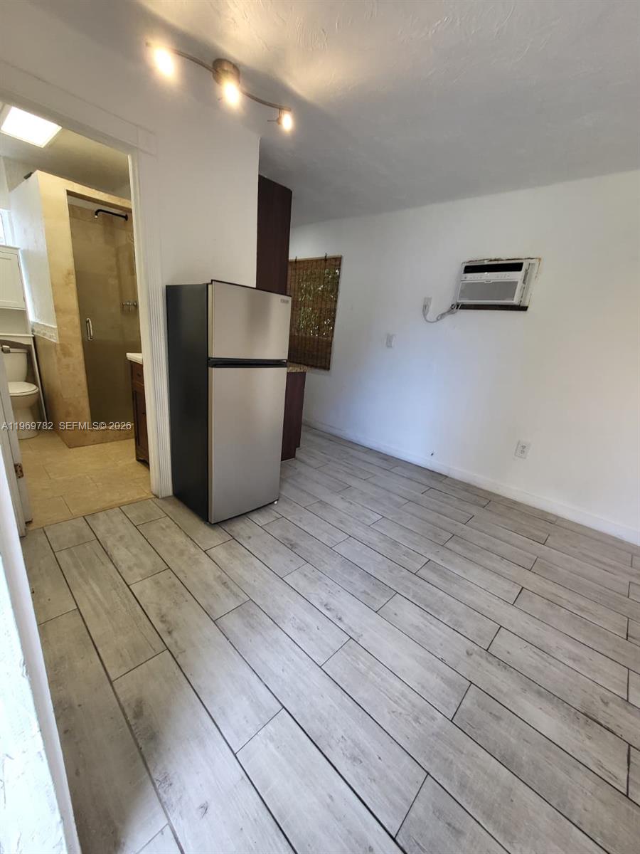 REM FOSTER & SANCHEZ TRAC - Residential Lease