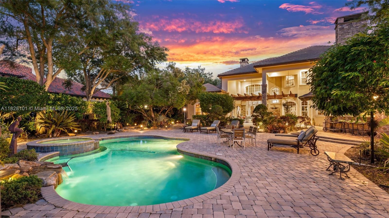 GRAND OAKS - Residential