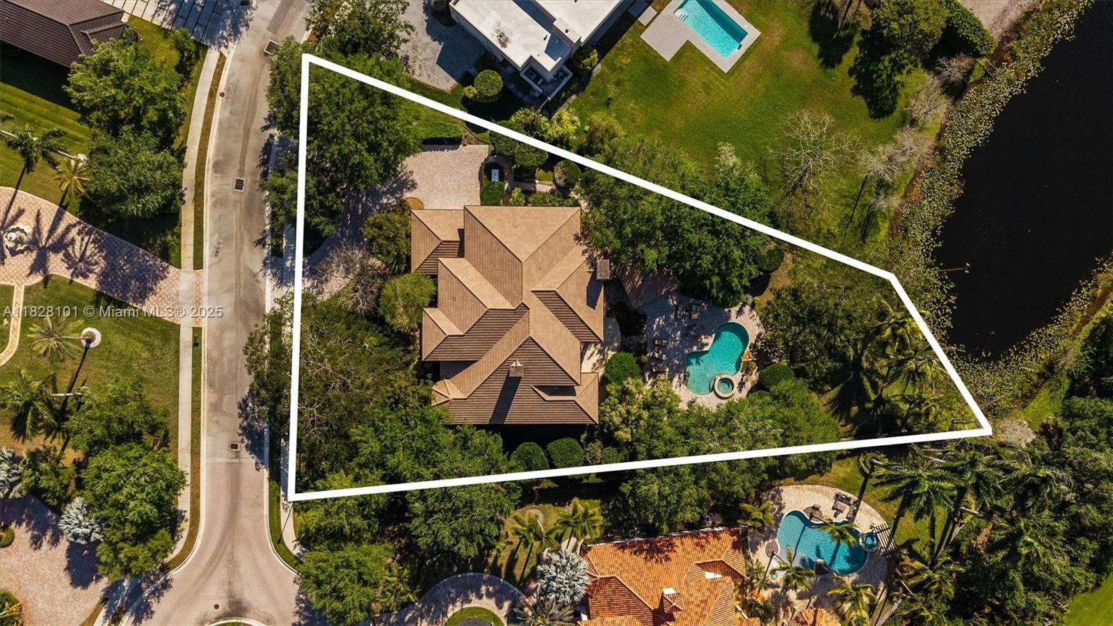 GRAND OAKS - Residential