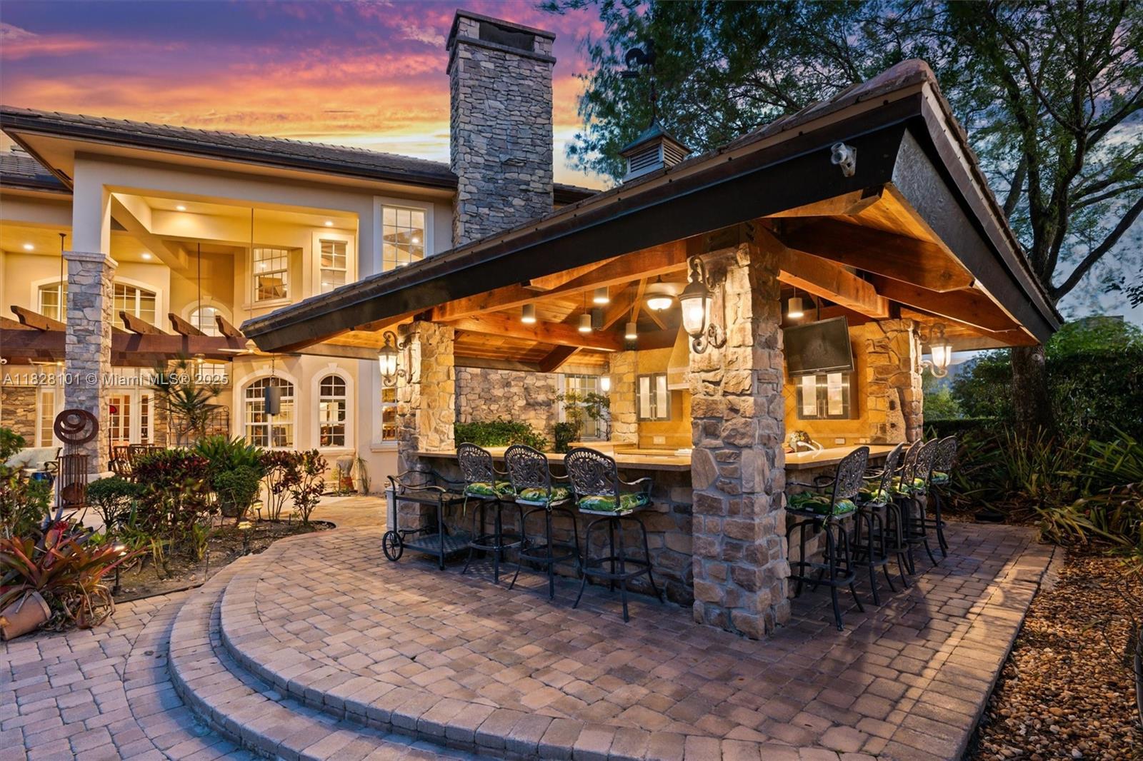 12483 Grand Oaks Dr