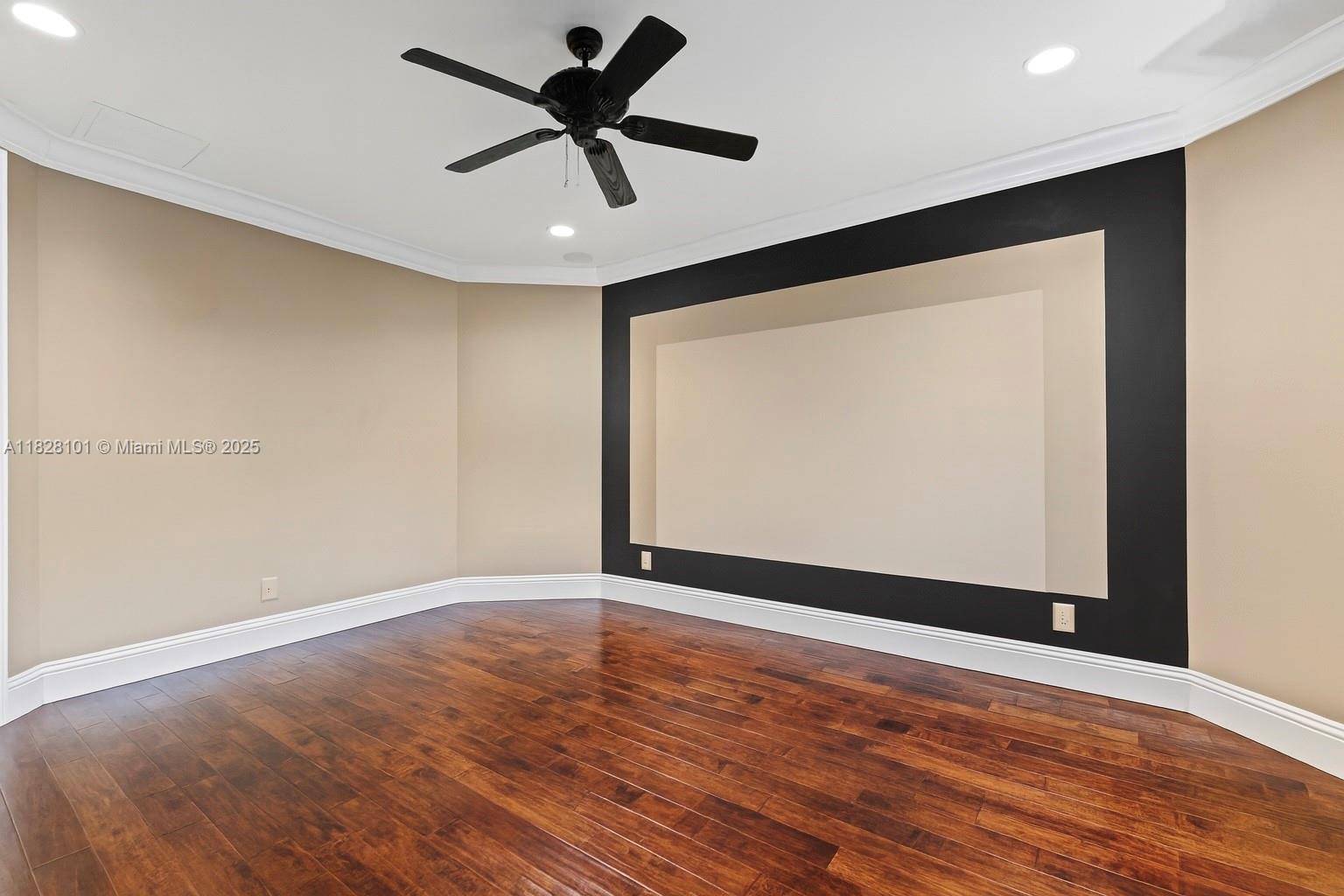 GRAND OAKS - Residential