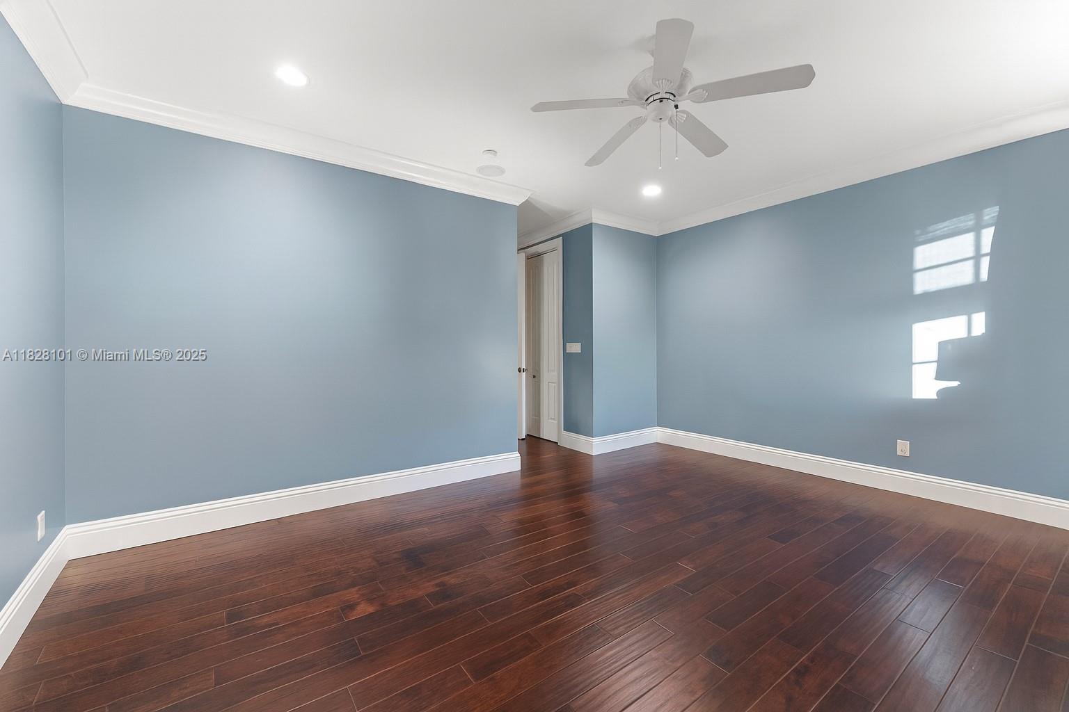 GRAND OAKS - Residential