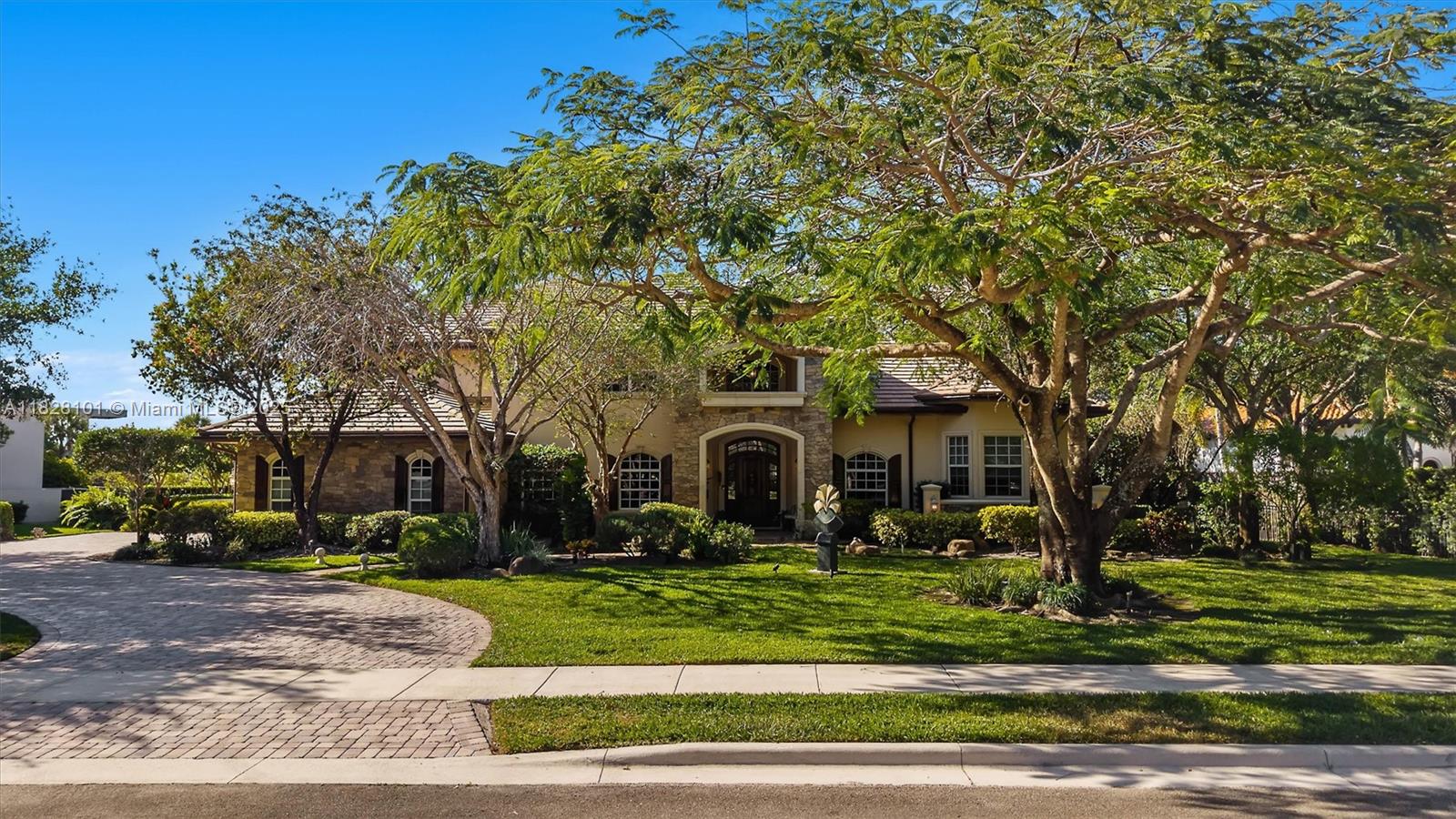 GRAND OAKS - Residential