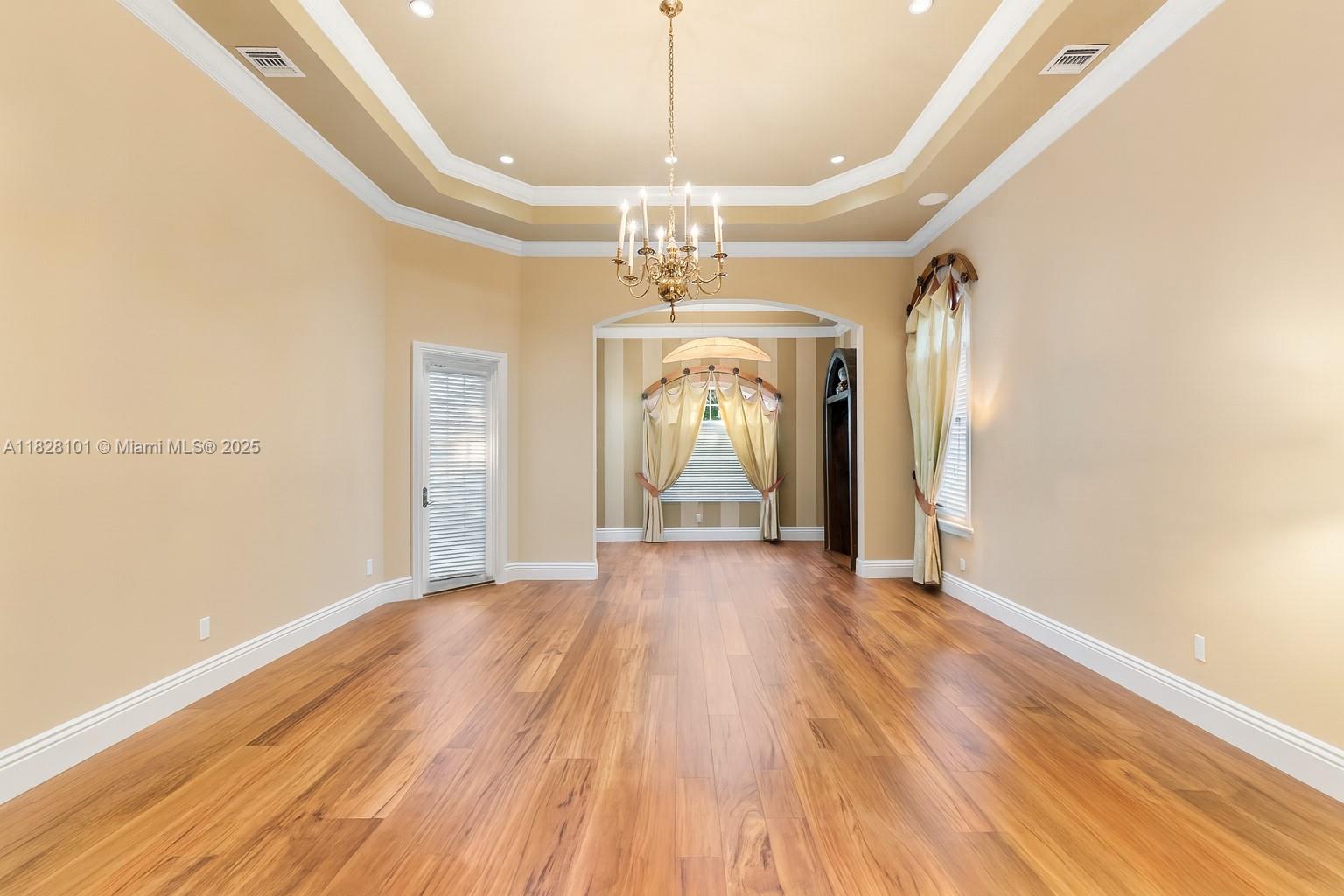 GRAND OAKS - Residential