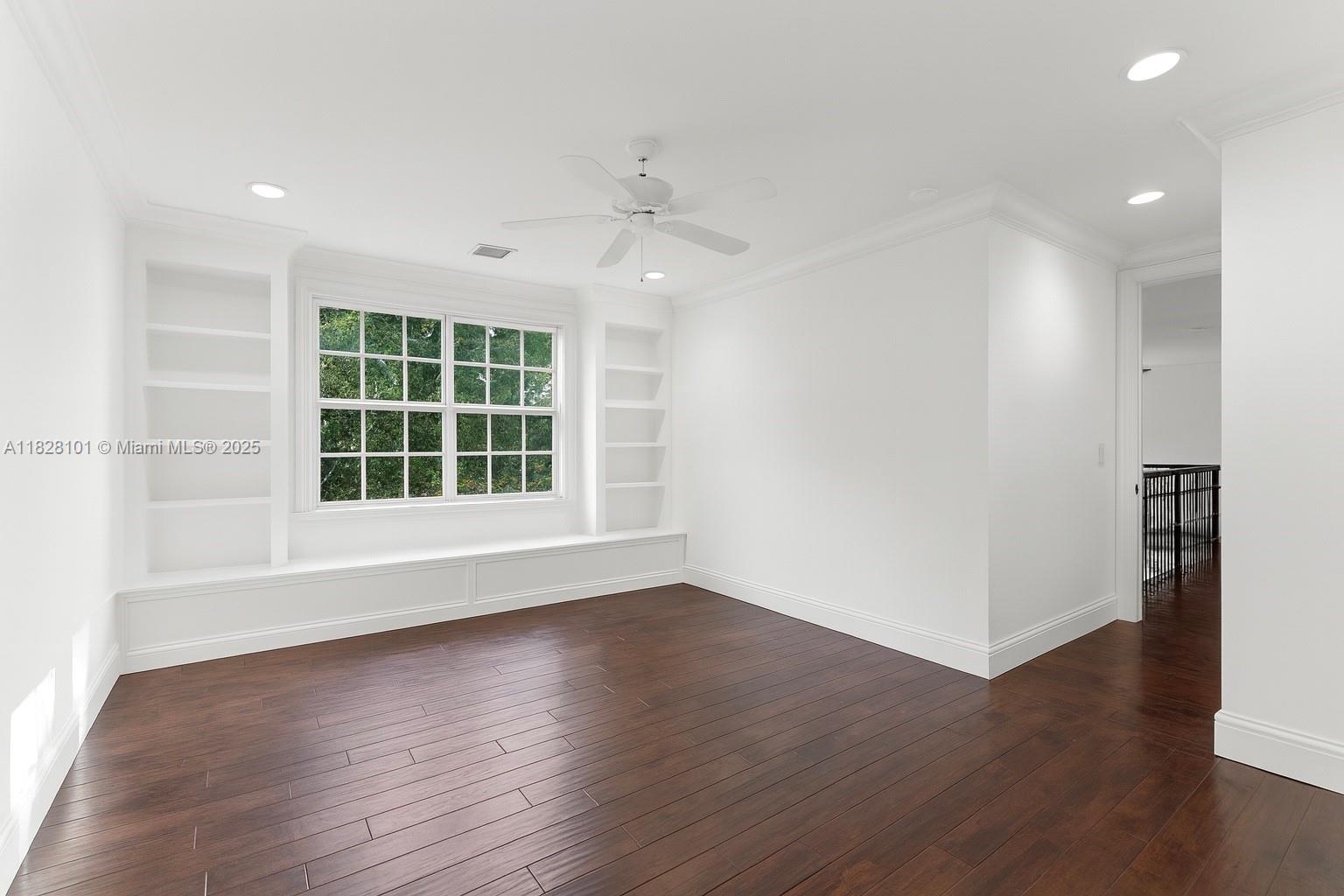 GRAND OAKS - Residential