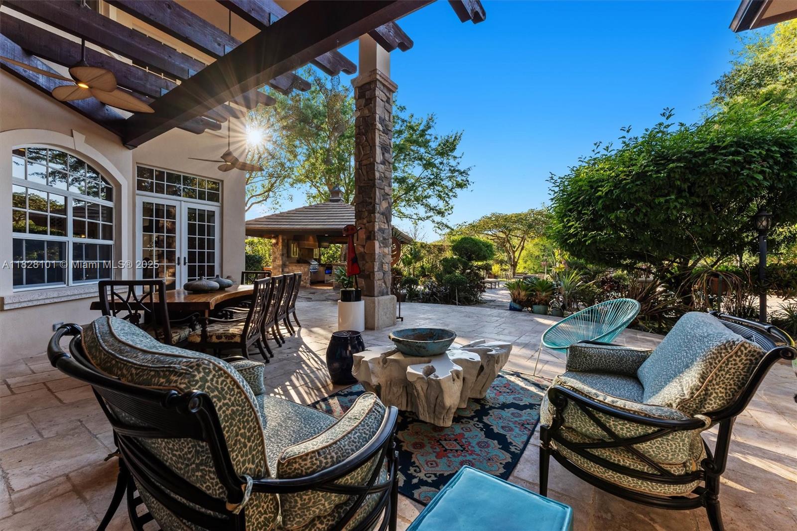 GRAND OAKS - Residential