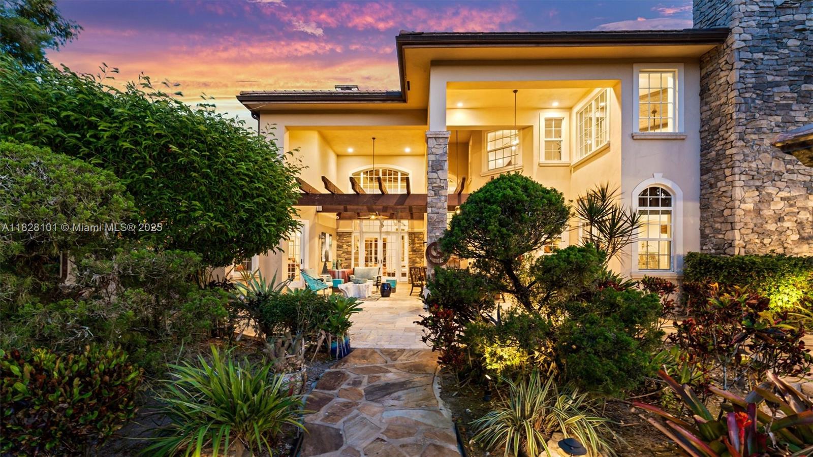 GRAND OAKS - Residential