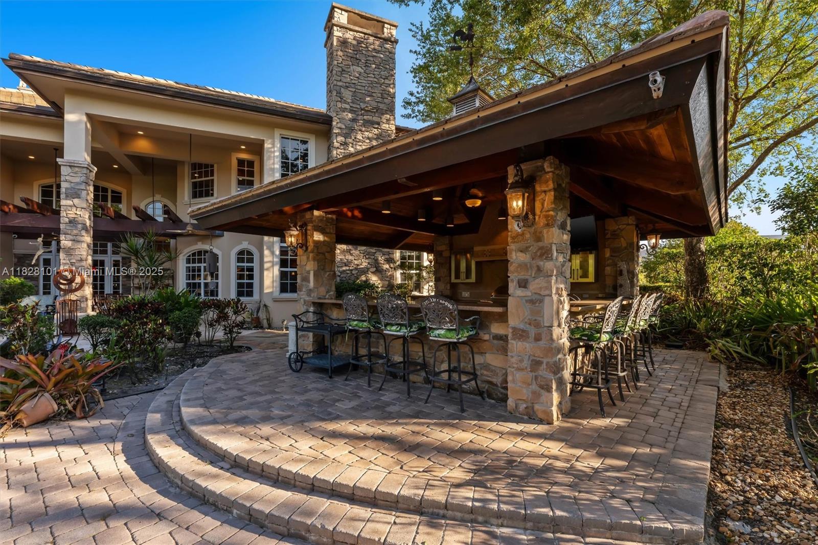 GRAND OAKS - Residential