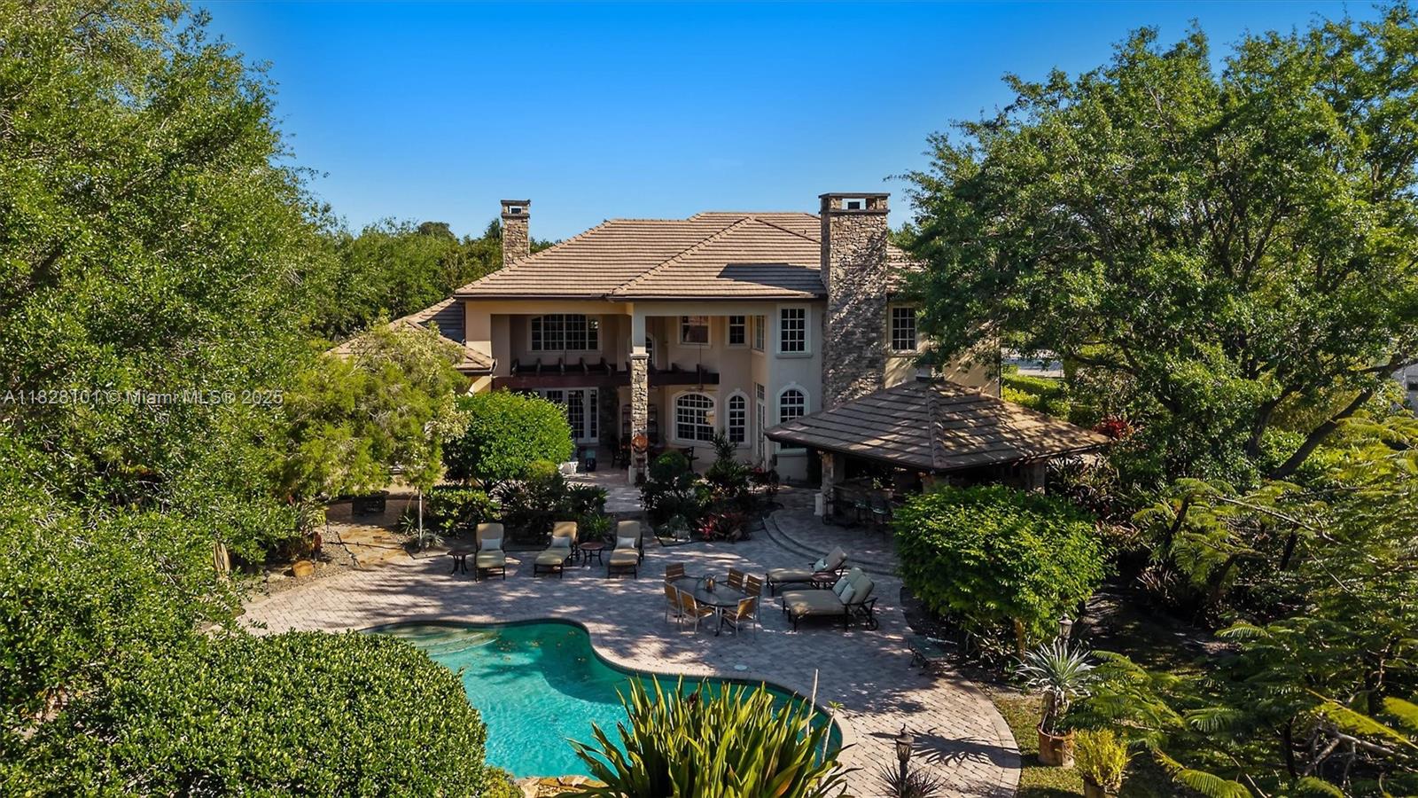 GRAND OAKS - Residential