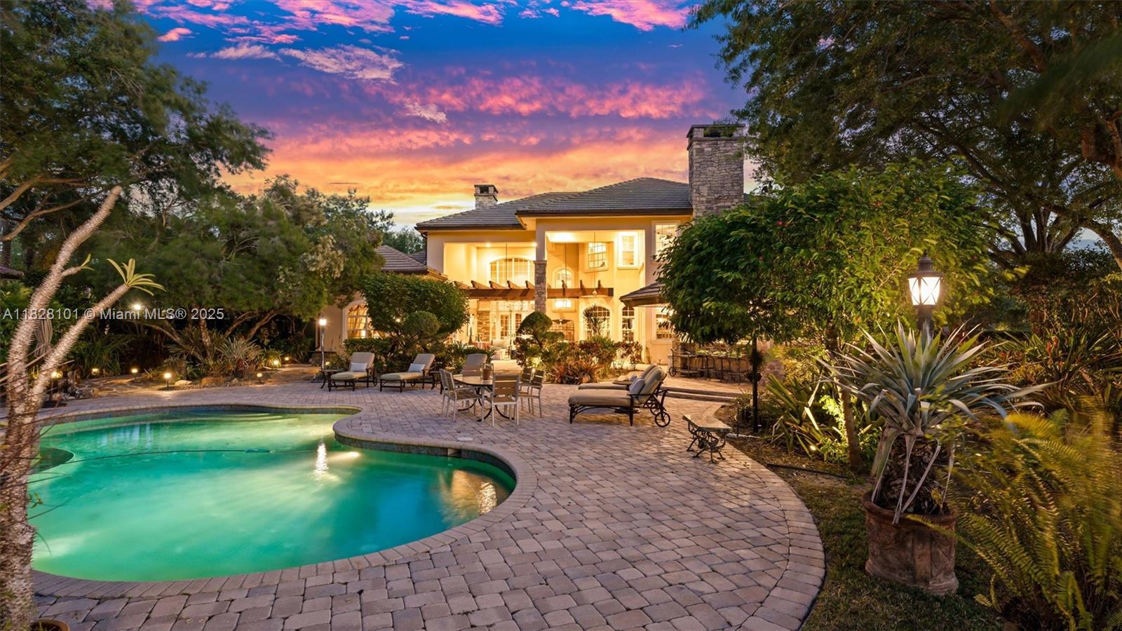 GRAND OAKS - Residential