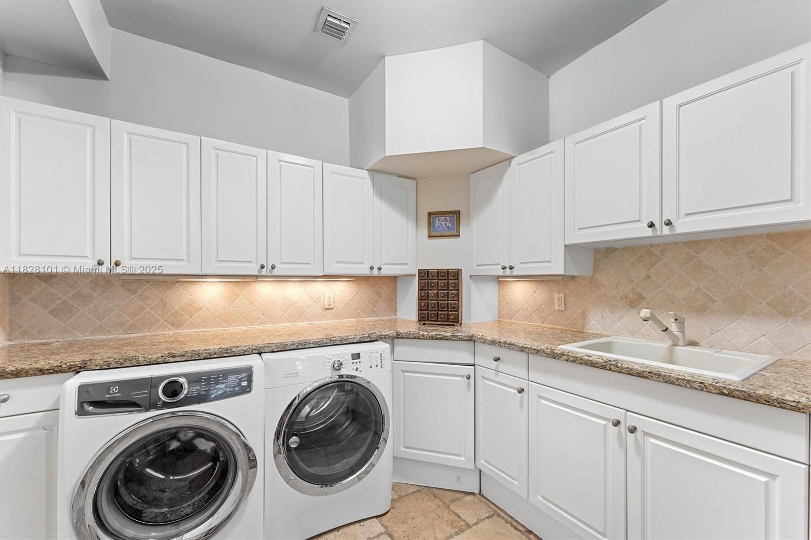 GRAND OAKS - Residential