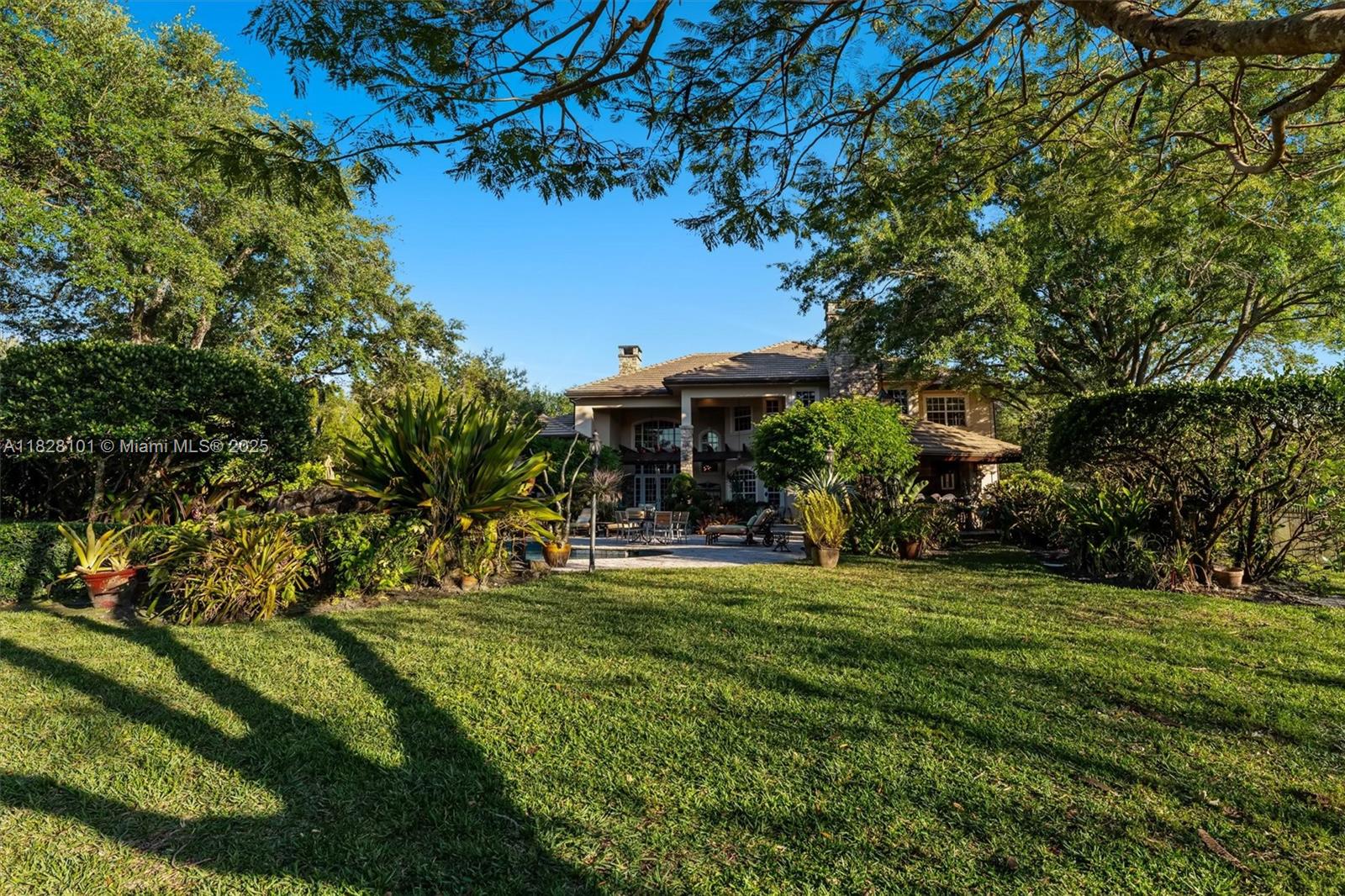 GRAND OAKS - Residential