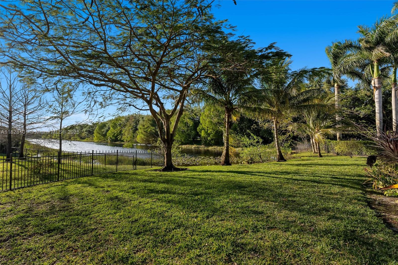 GRAND OAKS - Residential