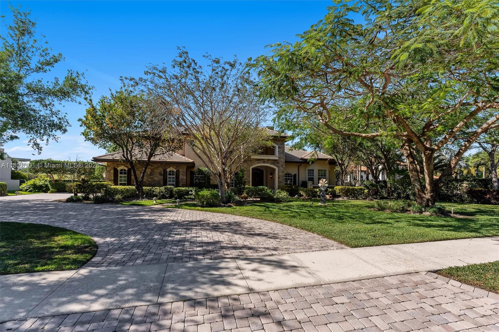 GRAND OAKS - Residential