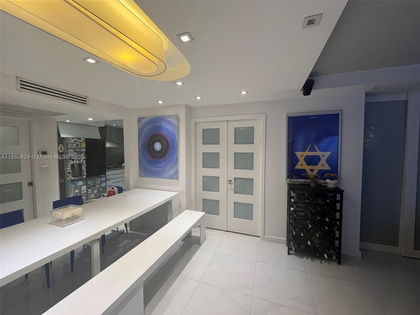 BALMORAL CONDO - Residential