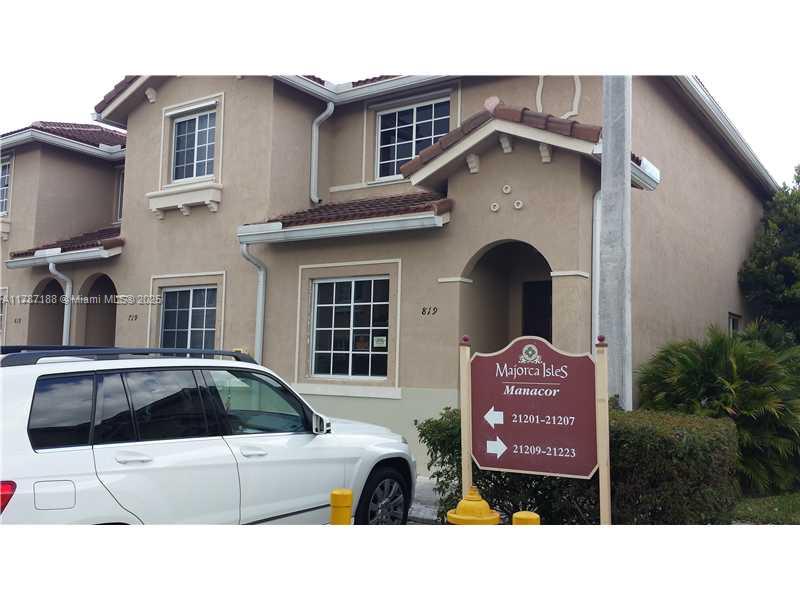 21205 Nw 14 Pl 819, Miami Gardens, Broward County, Florida - 3 Bedrooms  
3 Bathrooms - 