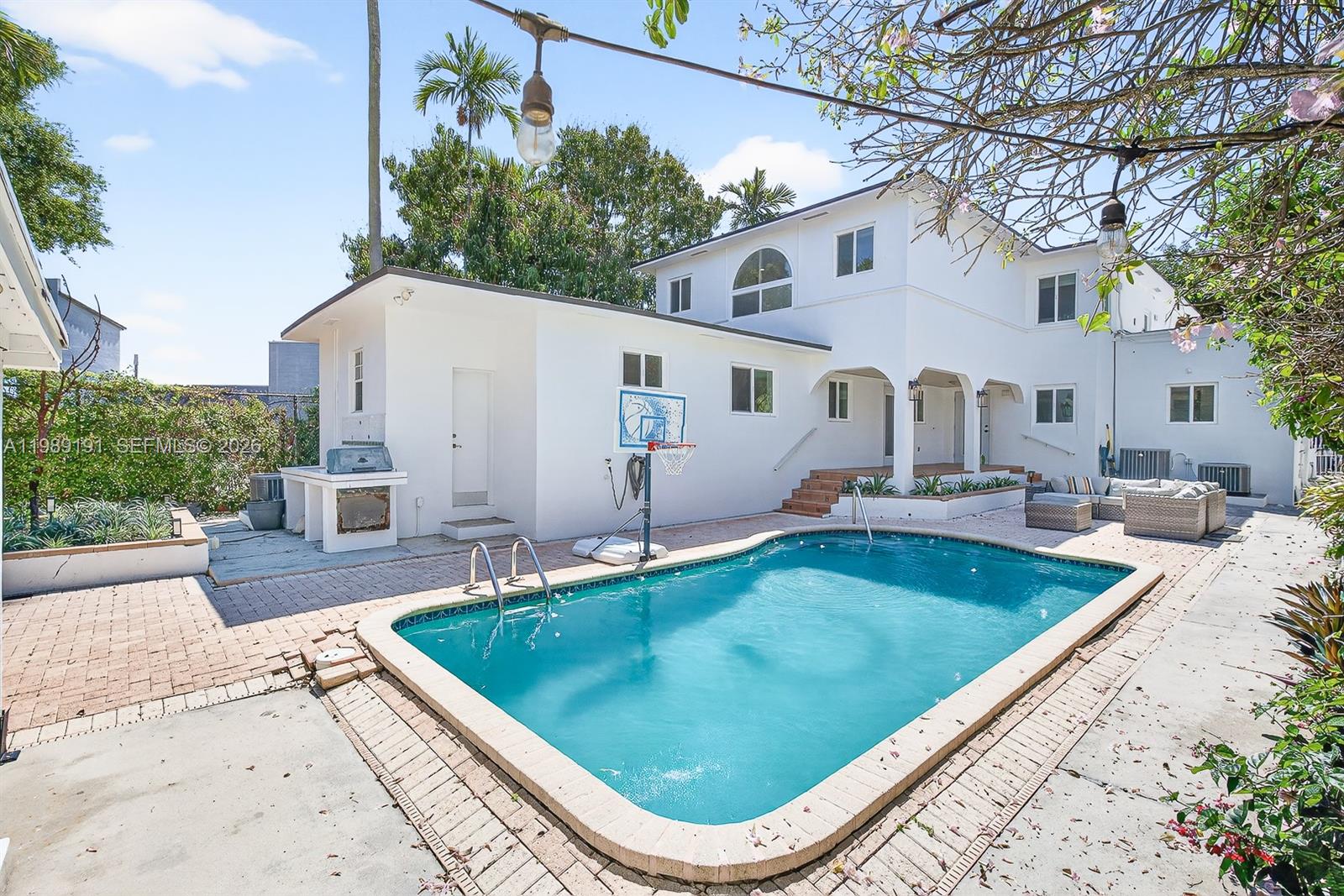 BEACON MANOR - Residential