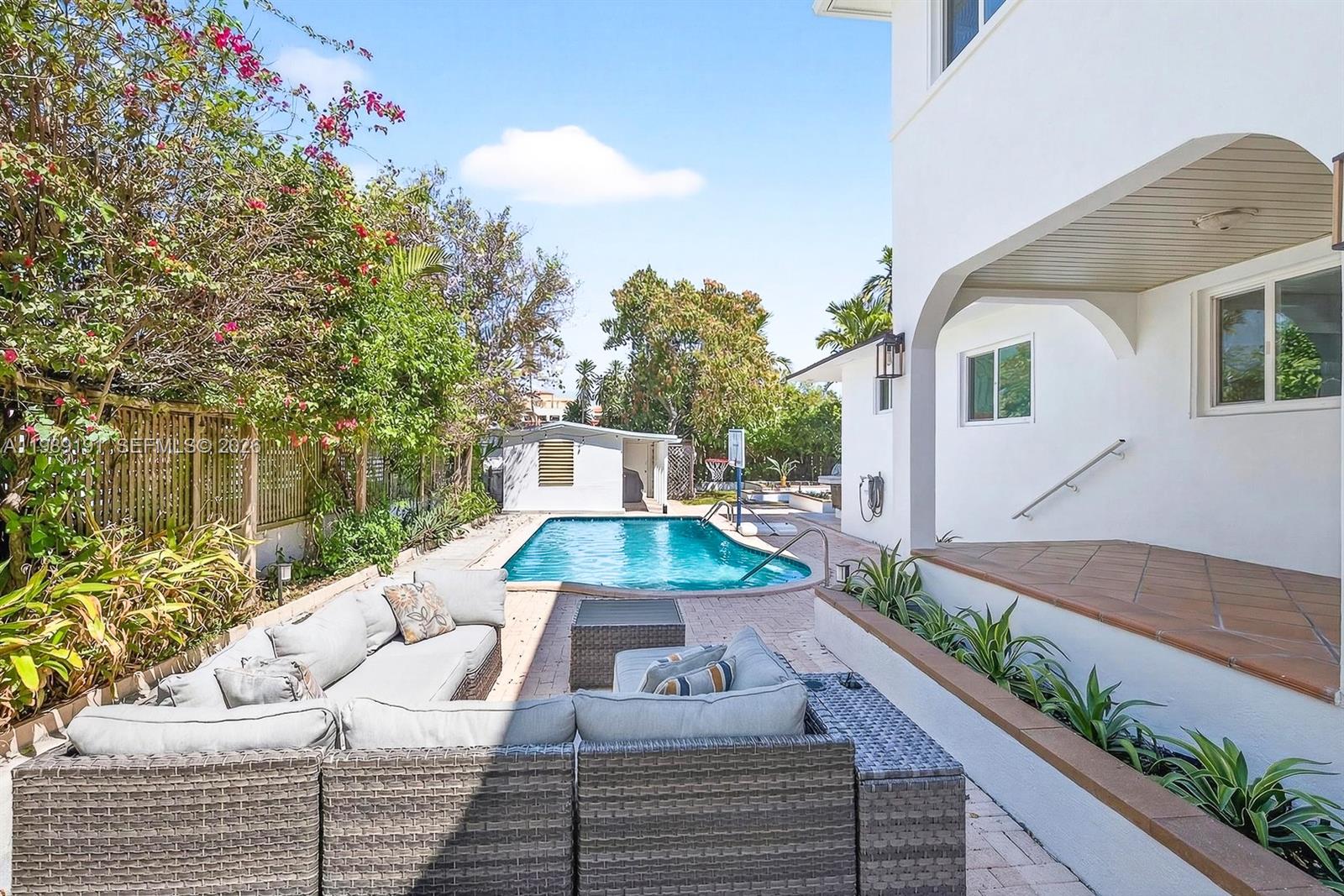 BEACON MANOR - Residential