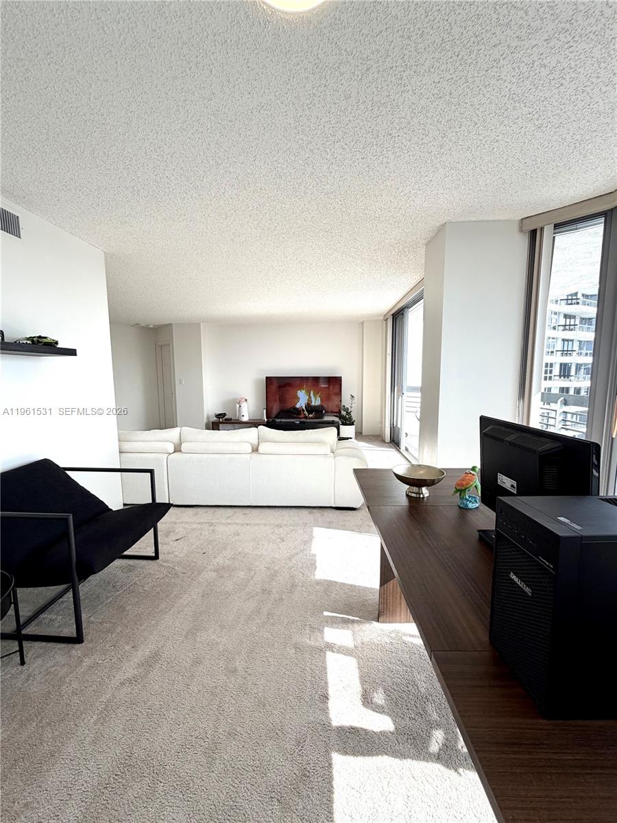 MYSTIC POINTE TOWER 500 C - Residential