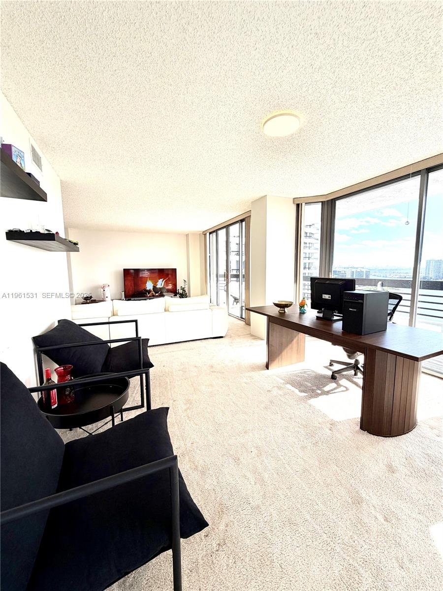 MYSTIC POINTE TOWER 500 C - Residential