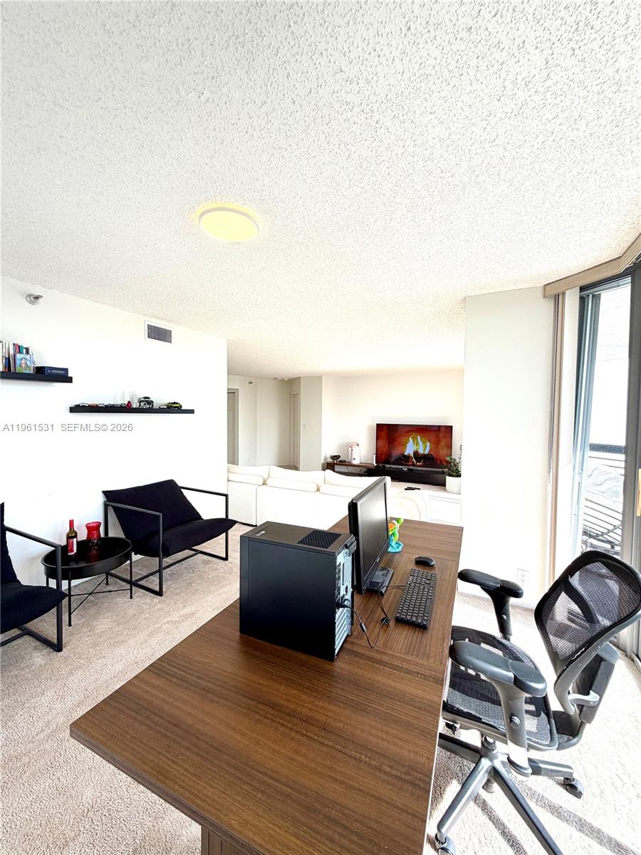 MYSTIC POINTE TOWER 500 C - Residential