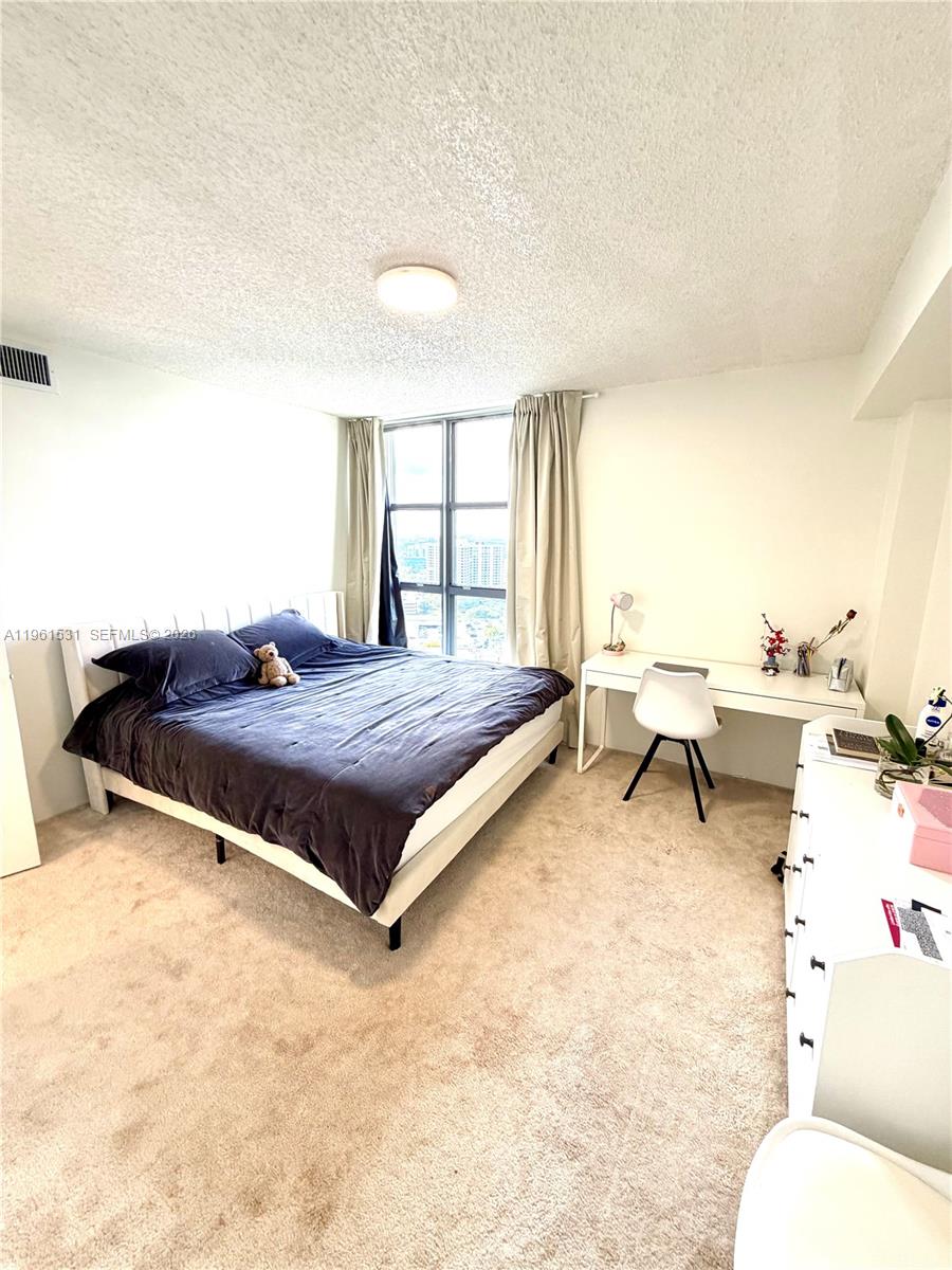 MYSTIC POINTE TOWER 500 C - Residential