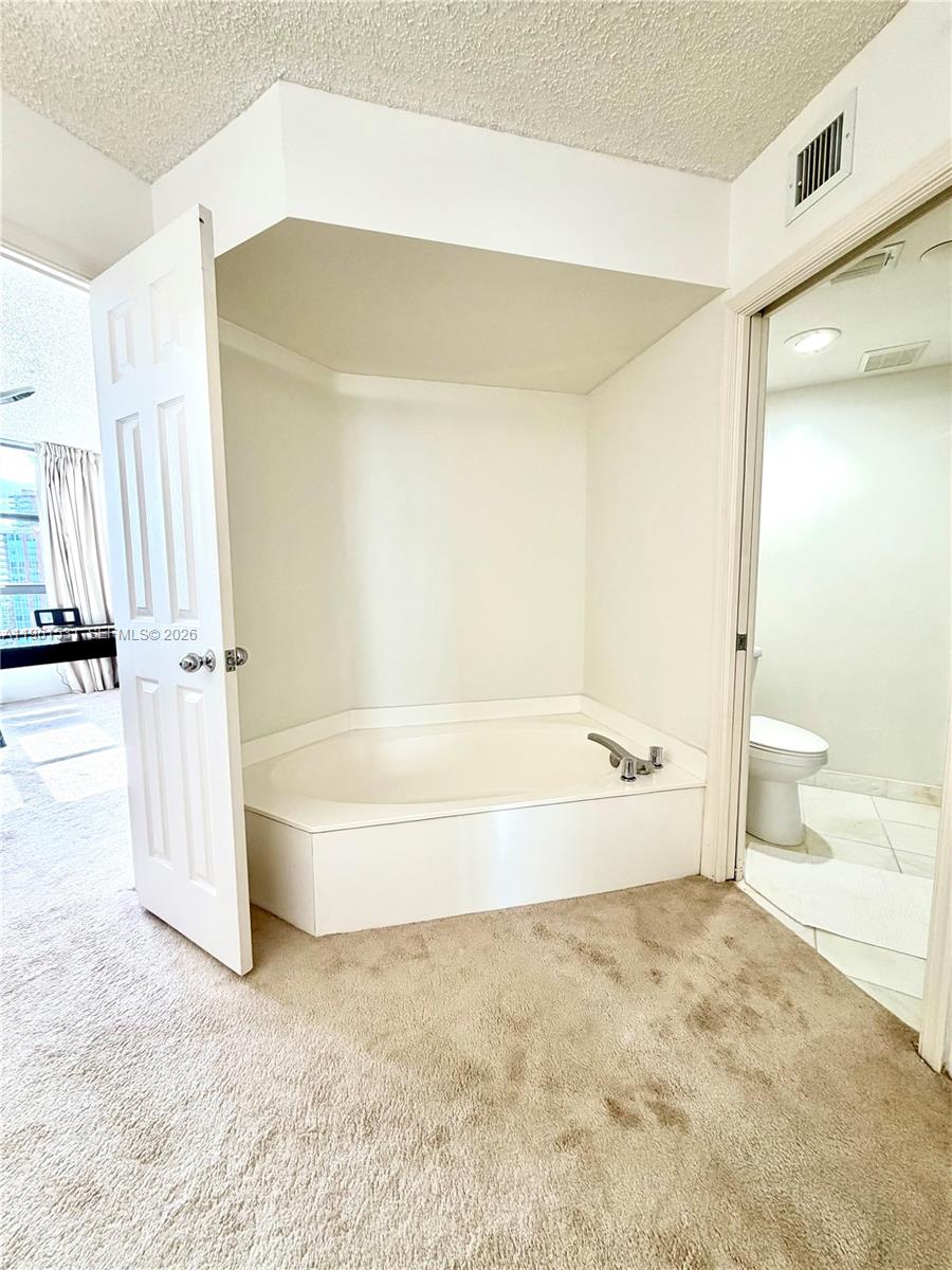 MYSTIC POINTE TOWER 500 C - Residential