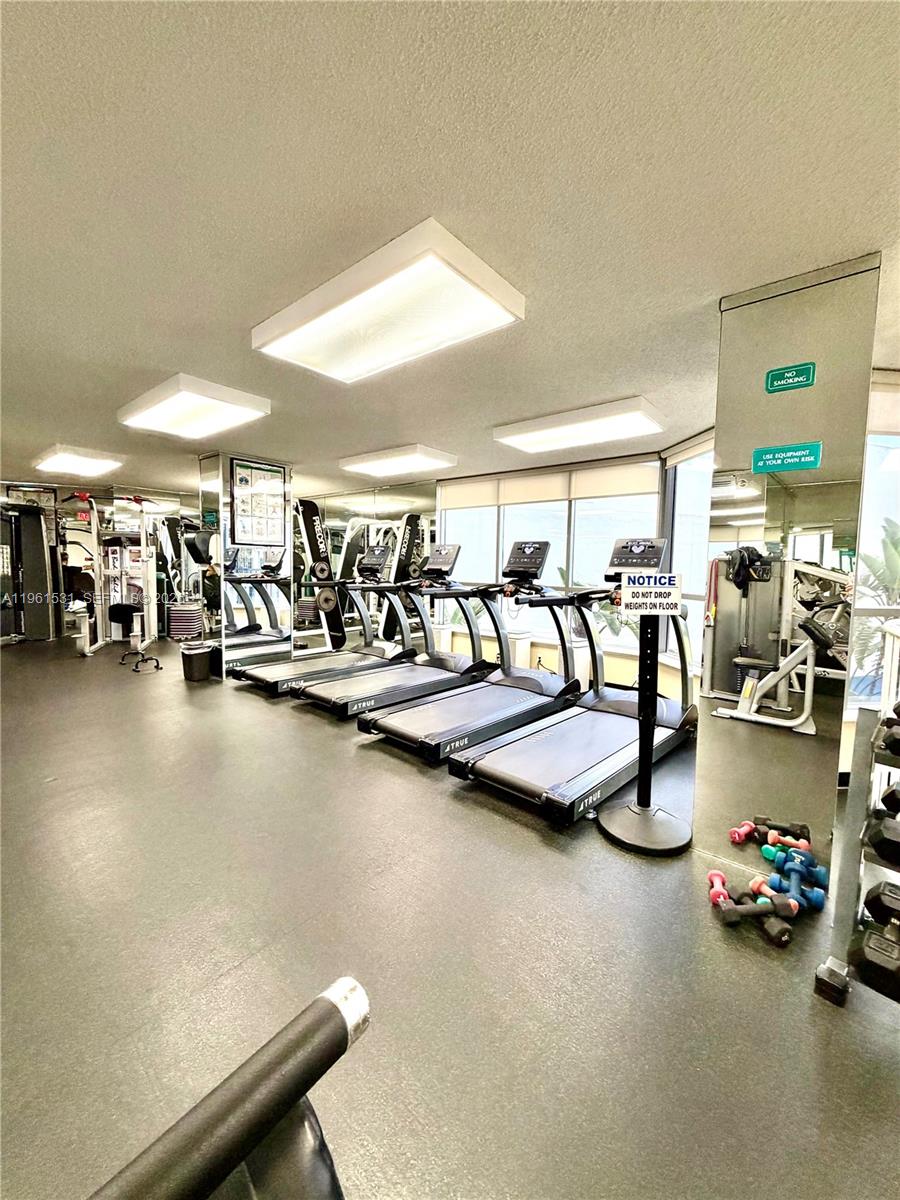 MYSTIC POINTE TOWER 500 C - Residential