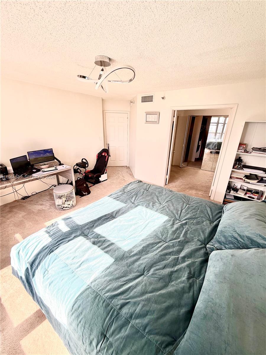 MYSTIC POINTE TOWER 500 C - Residential