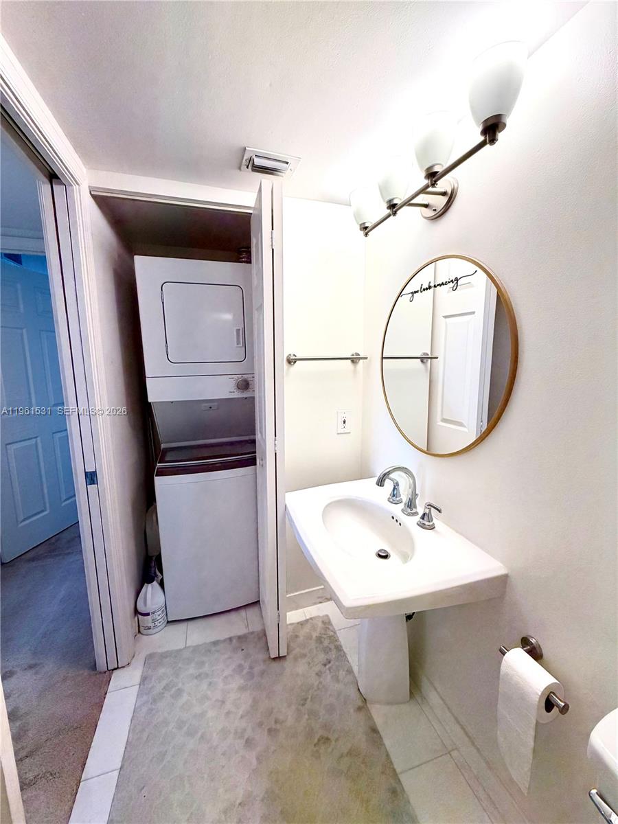 MYSTIC POINTE TOWER 500 C - Residential