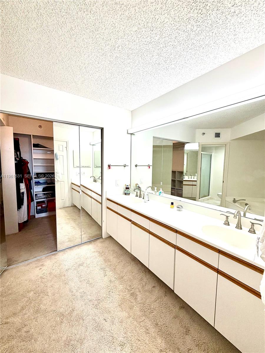 MYSTIC POINTE TOWER 500 C - Residential