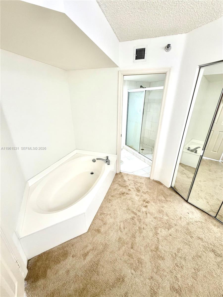 MYSTIC POINTE TOWER 500 C - Residential